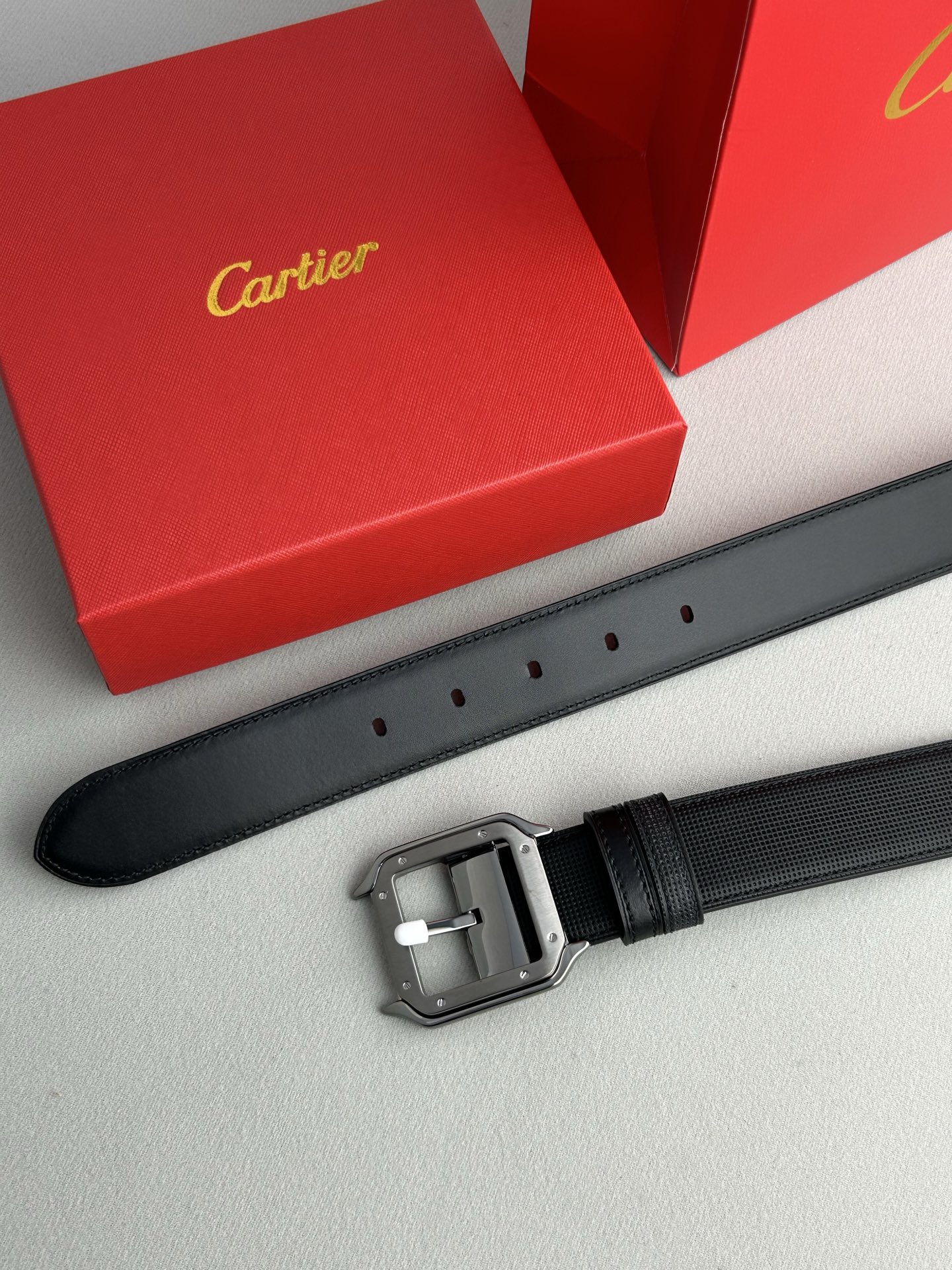 Cartier Classic Men’s Belt: Premium Quality Leather, Elegant Design, 35mm Wide. - 图片 2