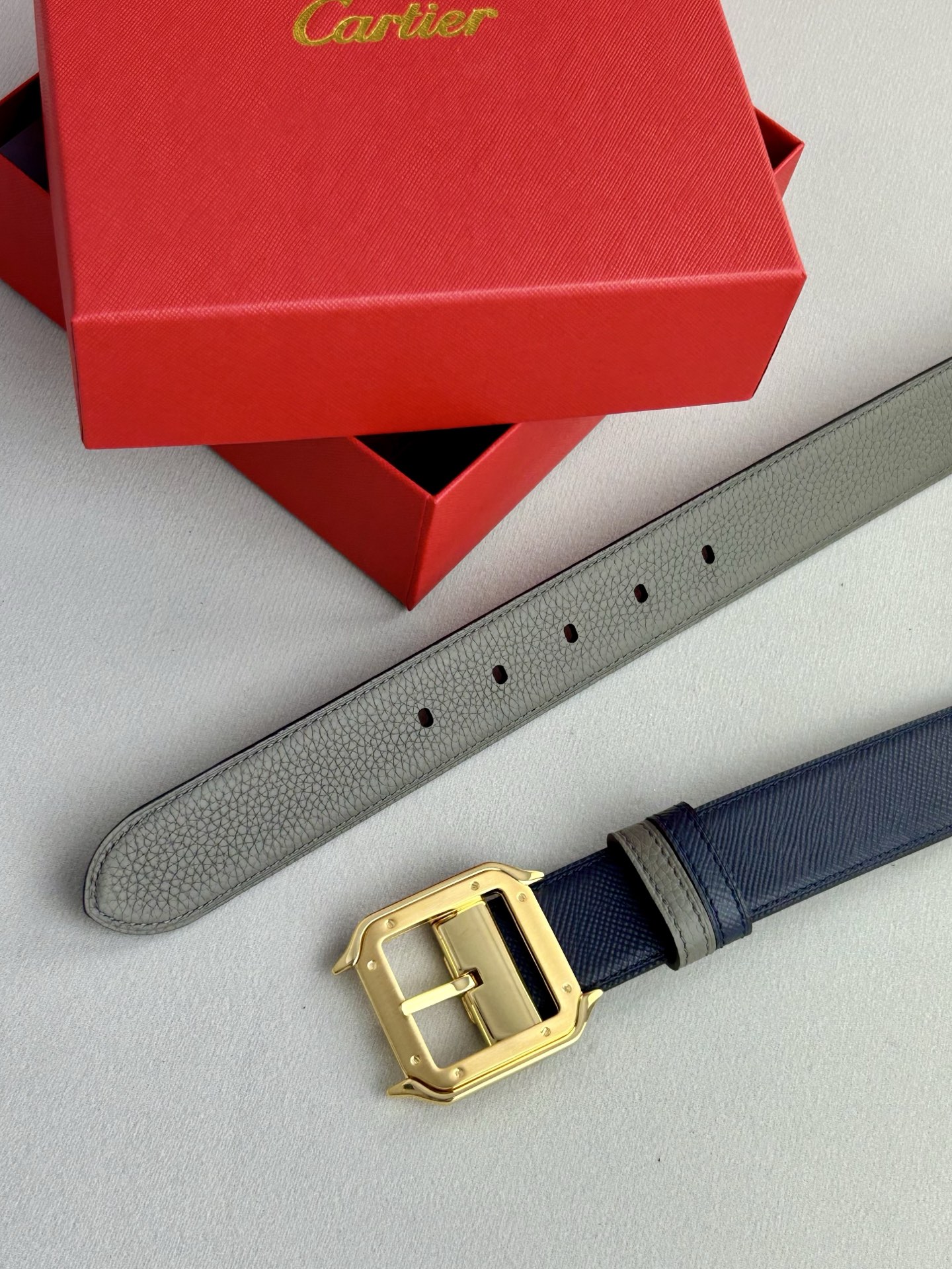 “Cartier Classic Men’s Belt: Premium Leather, Gold Buckle, 35mm Wide, High-End Quality” - 图片 2