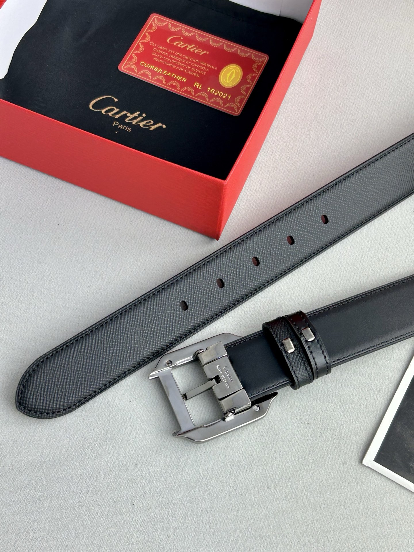 Cartier Classic Men’s Belt: Premium Quality Leather, Gold Buckle, 35mm Wide. - 图片 4