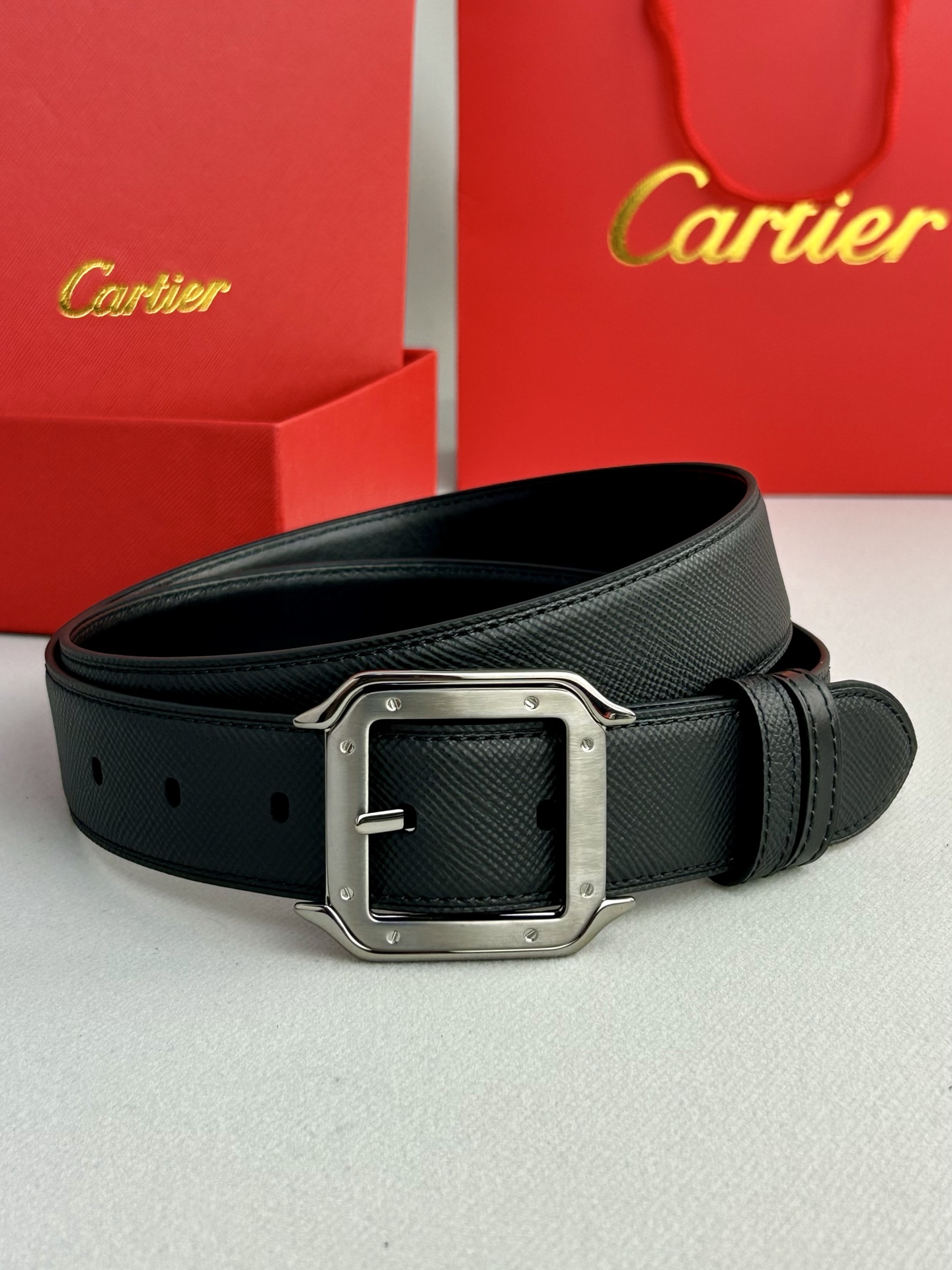 Cartier Classic Men’s Belt: Premium Quality Leather, Gold Buckle, 35mm Wide. - 图片 2