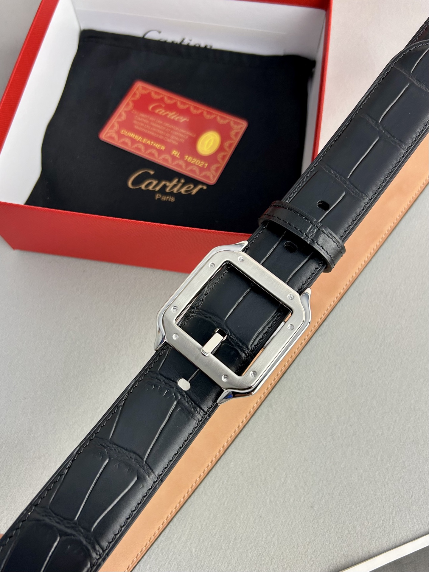 Cartier Classic Men’s Belt: Premium Quality Leather, Elegant Design, 35mm Wide Gold Buckle - 图片 6