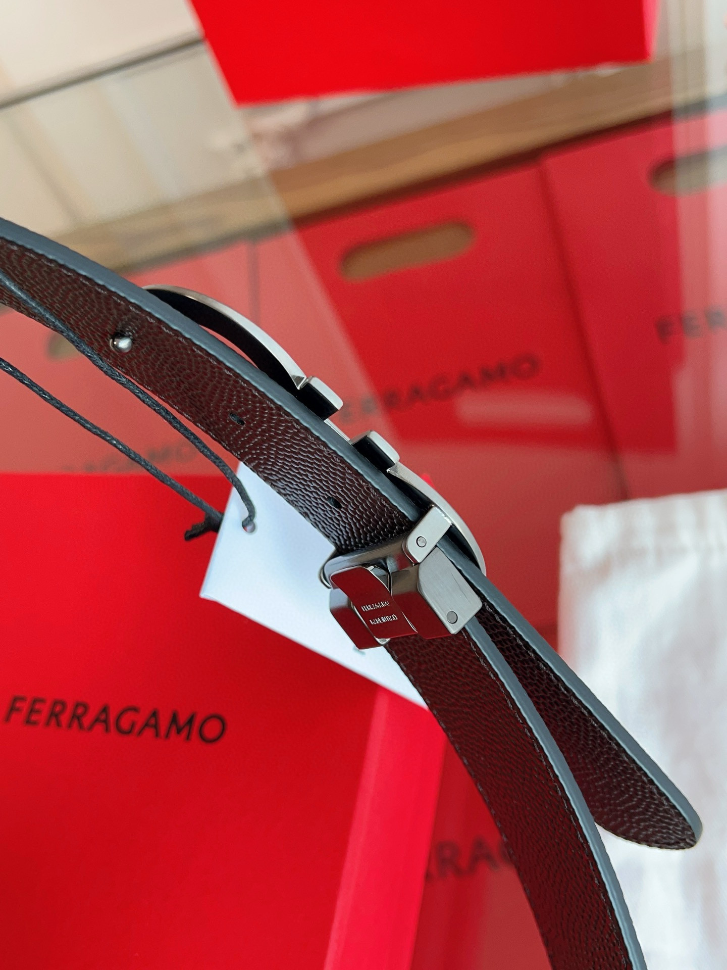 High-End Male Leather Belt: P506 Feragmu Design with NFC Chip Scan Certification - 图片 7