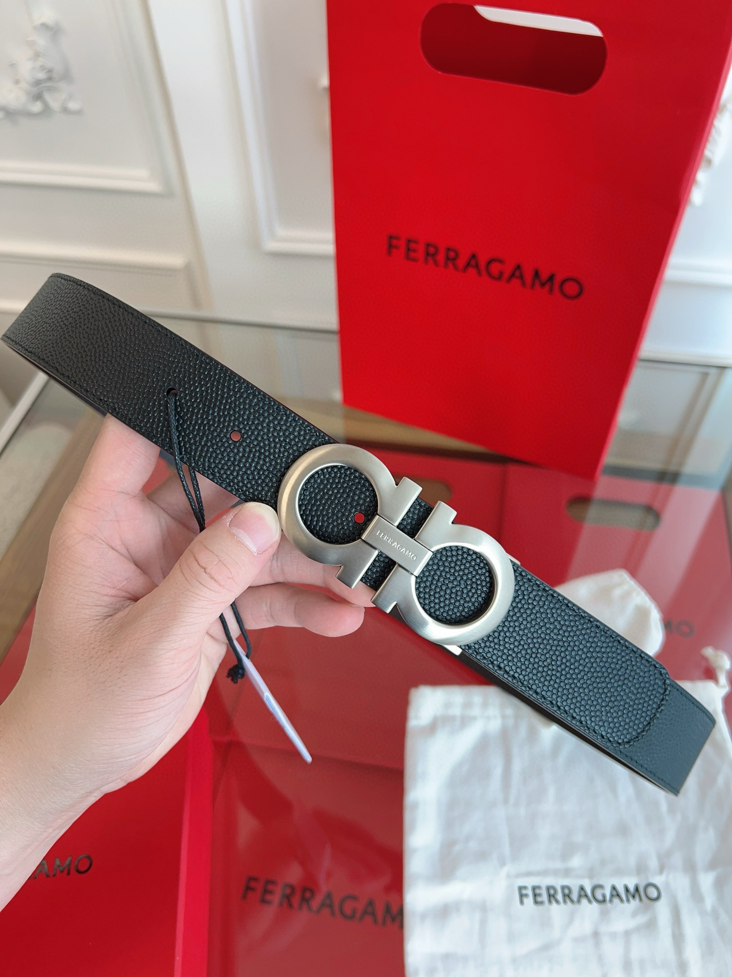 High-End Male Belt: P506 Feragmu Design with NFC Chip Scan Certification - 图片 3