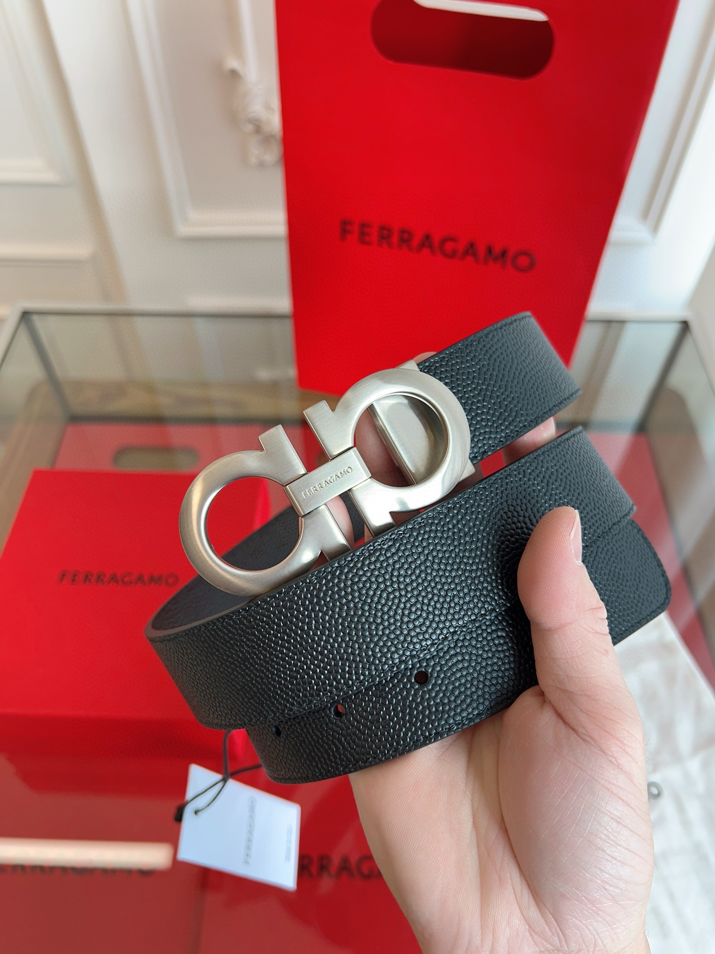 High-End Male Belt: P506 Feragmu Design with NFC Chip Scan Certification - 图片 1
