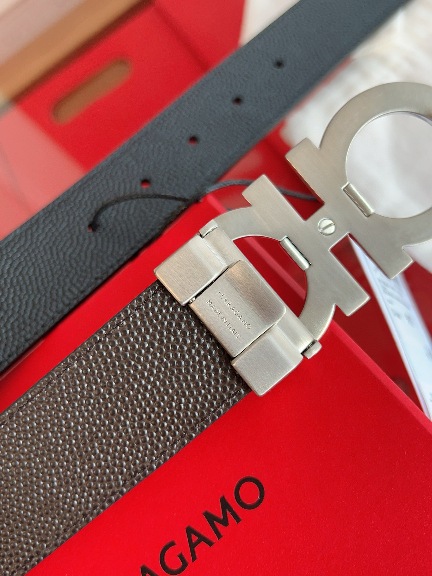 High-End Male Belt: P506 Feragmu Design with NFC Chip Scan Certification - 图片 7