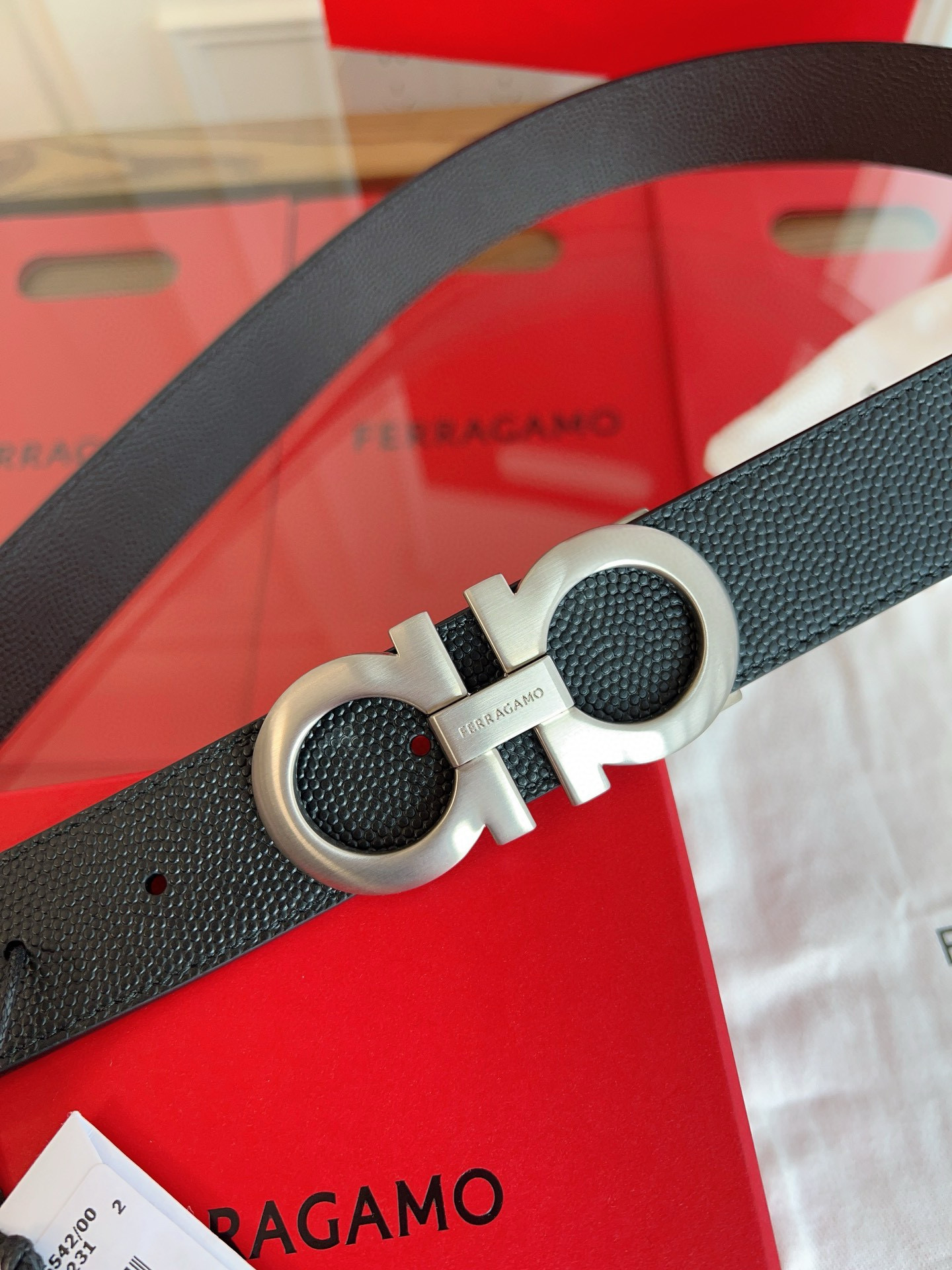 High-End Male Belt: P506 Feragmu Design with NFC Chip Scan Certification - 图片 4