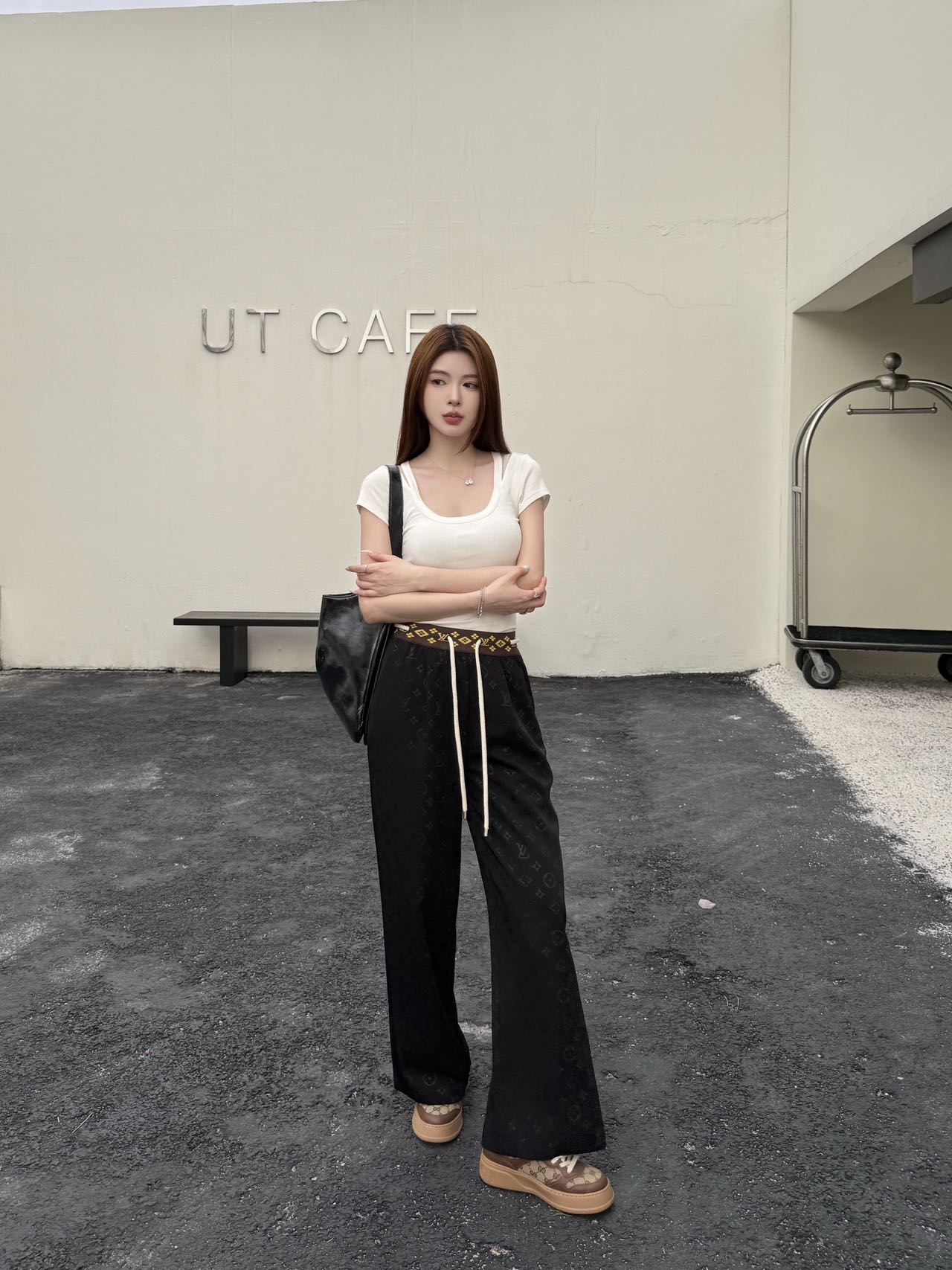 i1746976463768 989 0 1