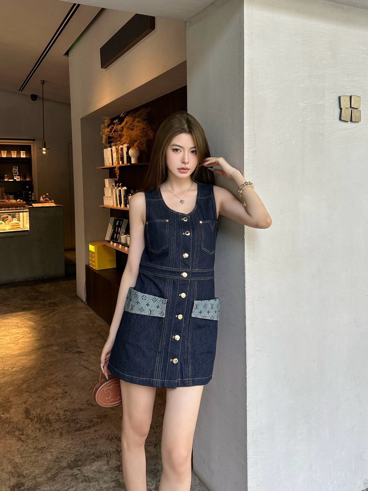 Louis Vuitton 2025SS Denim Mini Dress Sleeveless with Logo Pocket 3 i1754228428058 1880 0 2