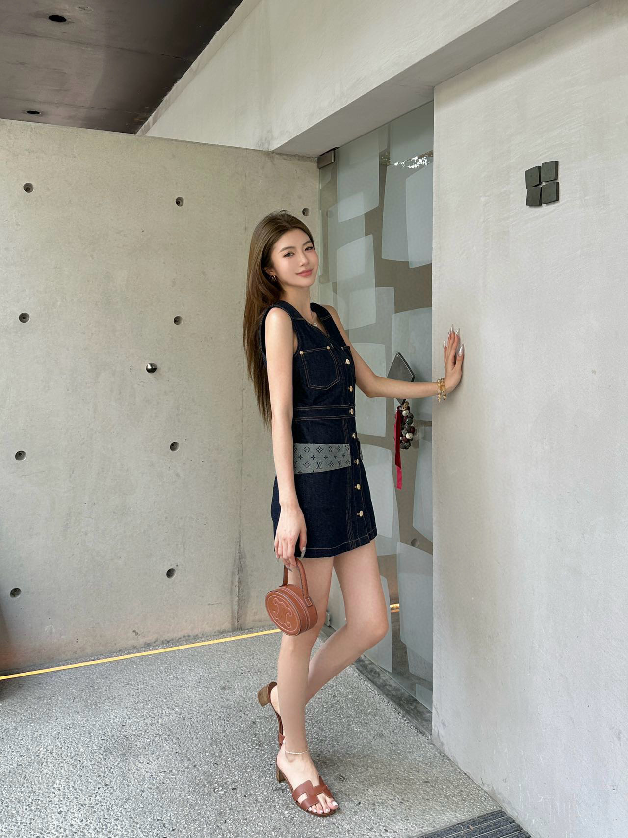 Louis Vuitton 2025SS Denim Mini Dress Sleeveless with Logo Pocket 8 i1754228452667 5811 0 7