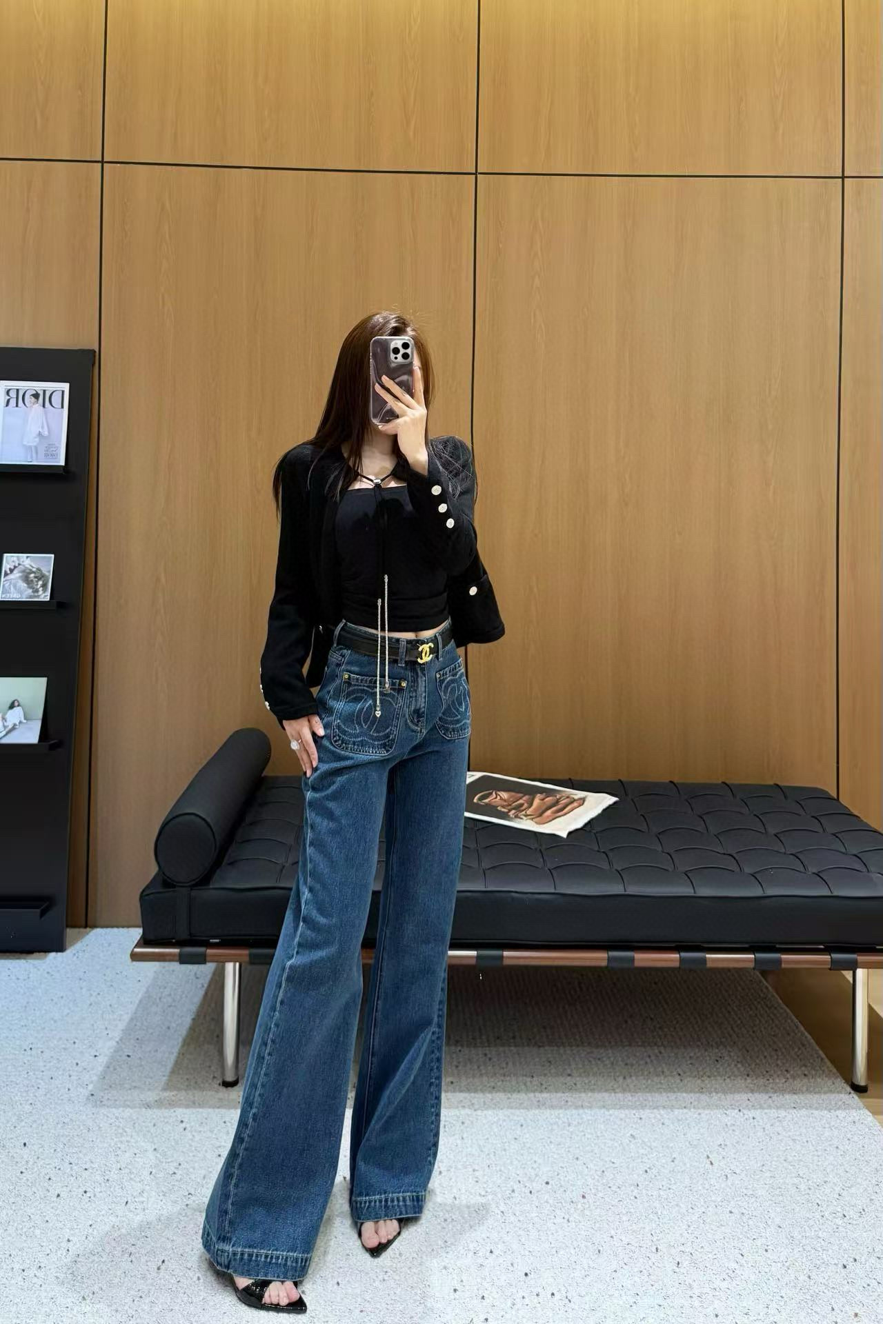 Chanel 2025 Double CC Pocket Denim Jeans with Belt - High-Quality 3 i1756220359595 5114 0 2