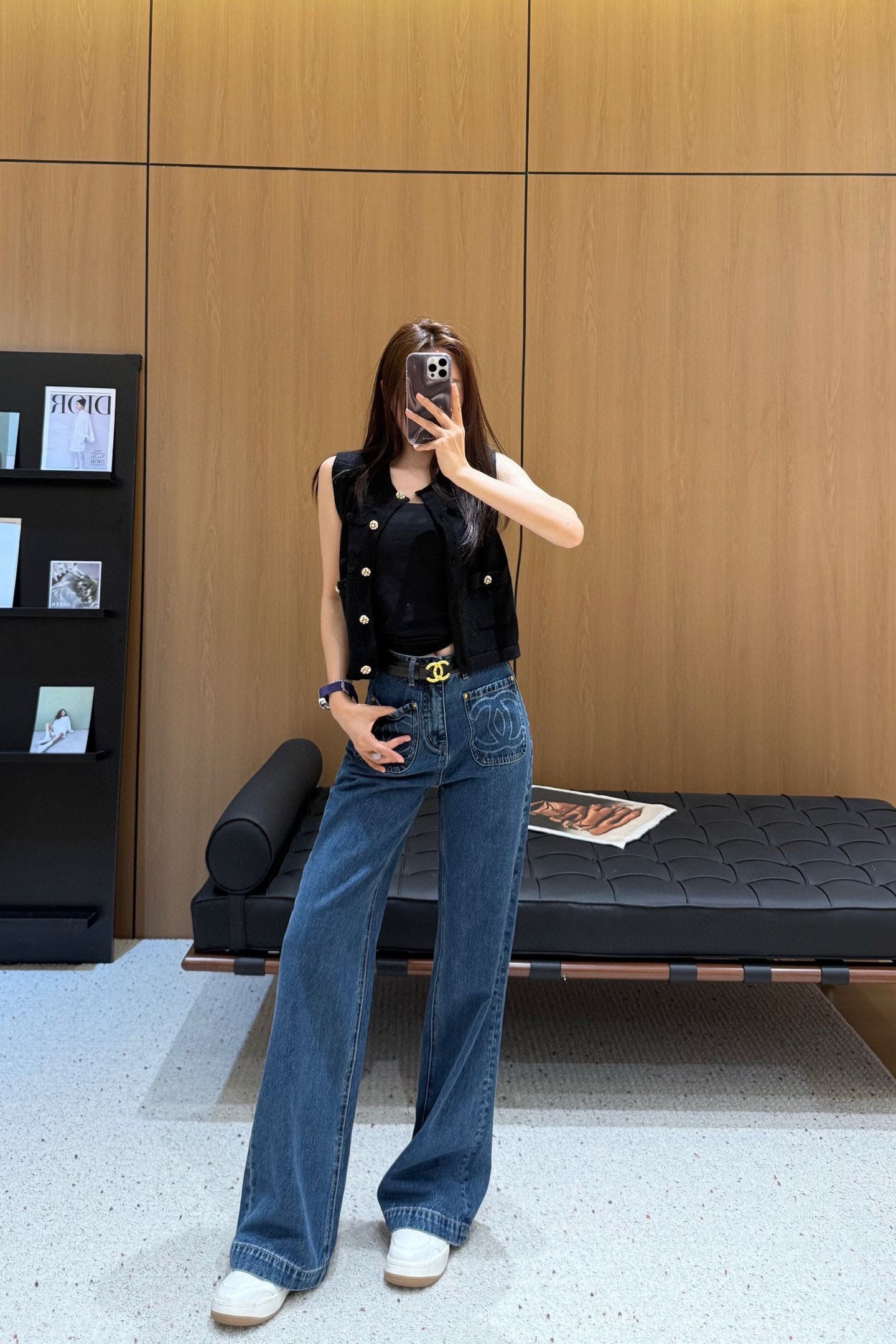 Chanel 2025 Double CC Pocket Denim Jeans with Belt - High-Quality 2 i1756220360024 2328 0 1
