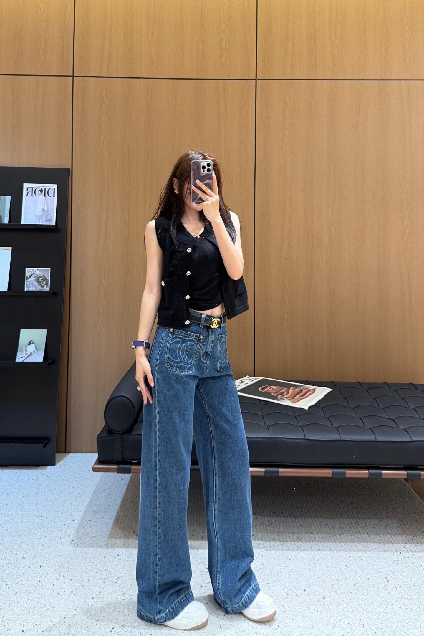 Chanel 2025 Double CC Pocket Denim Jeans with Belt - High-Quality 4 i1756220360066 4780 0 3