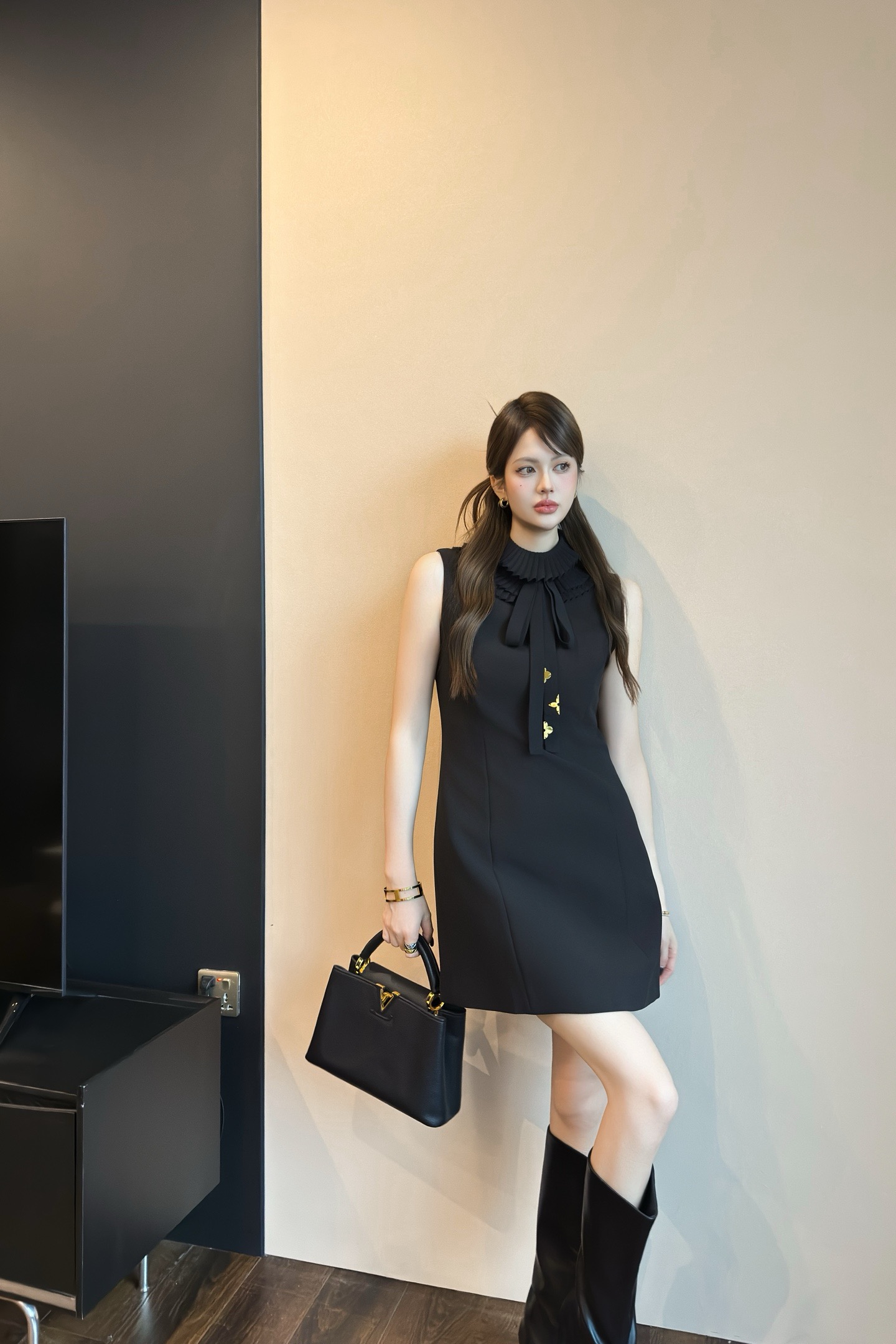Louis Vuitton 2025SS Sleeveless Mini Dress - Elegant, Slim Fit, and Stylish 2 i1756294931738 5025 0 1