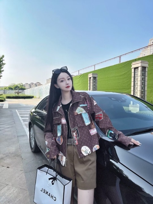 Louis Vuitton 25 Monogram Print Jacket, Slim Fit, Stylish and Trendy 1 Louis Vuitton 25 Monogram Print Jacket, Slim Fit, Stylish and Trendy