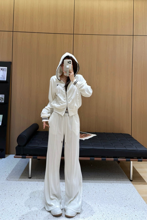 Women's Casual Two-Piece Set: Hoodie and Wide Leg Trousers - Stylish Loungewear 1 Women's Casual Two-Piece Set: Hoodie and Wide Leg Trousers - Stylish Loungewear