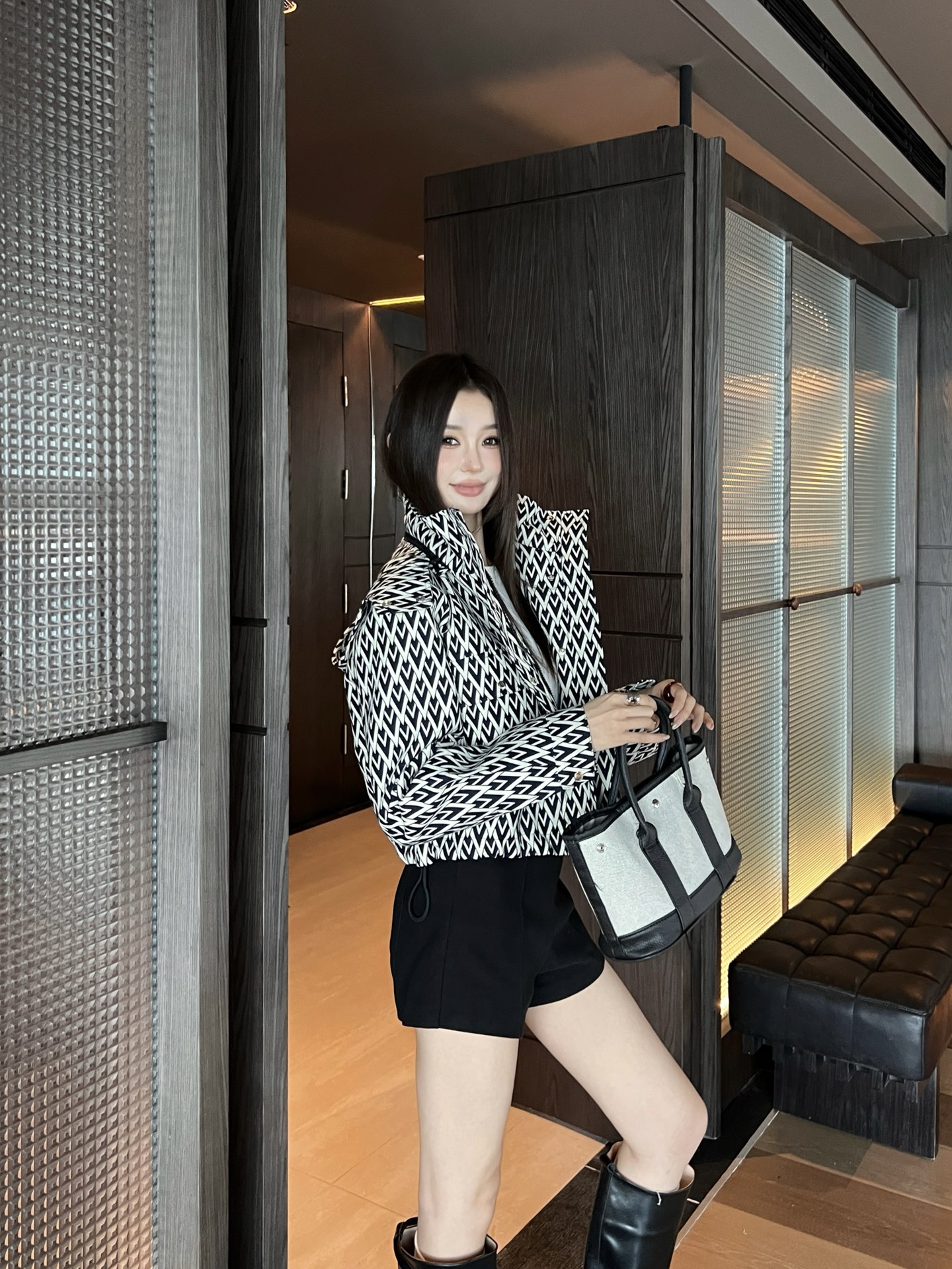VLTN 25Ss Women's Black and White Jacquard Hooded Jacket 3 i1757684133442 601 0 2