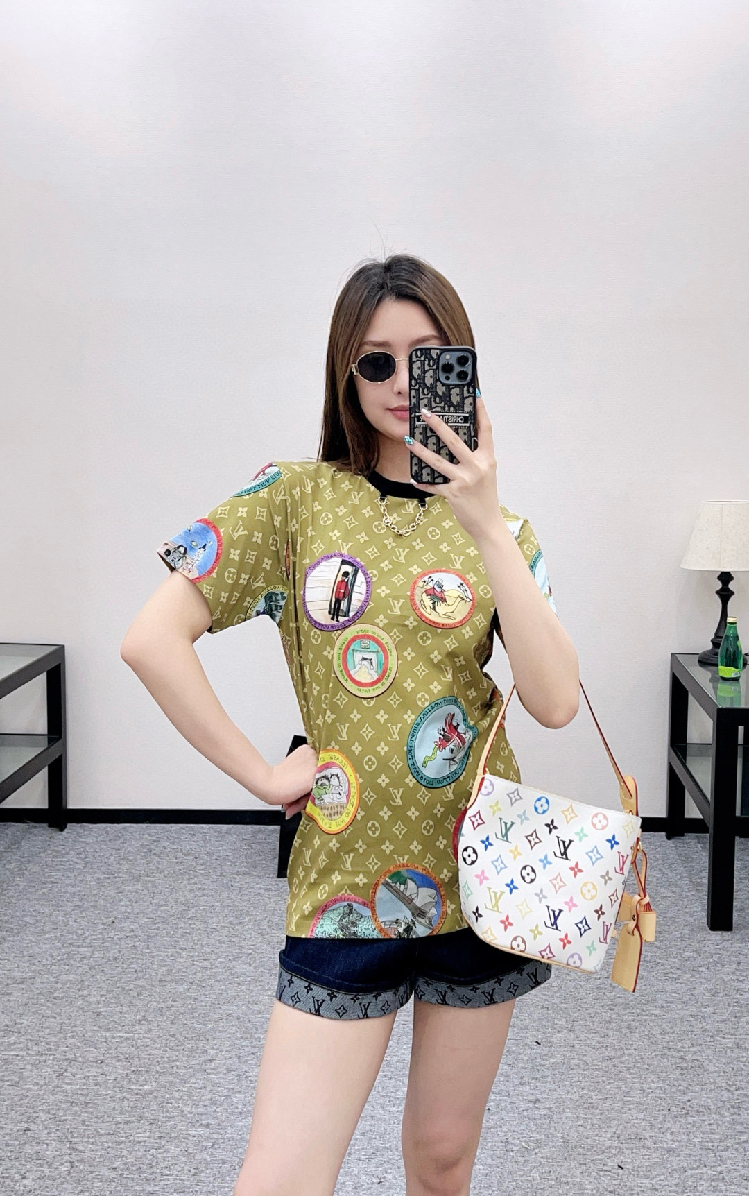 Louis Vuitton 2025 Tee with Badge Print Detail - Silk Cotton Comfort 1 i1759241969797 5761 0 0