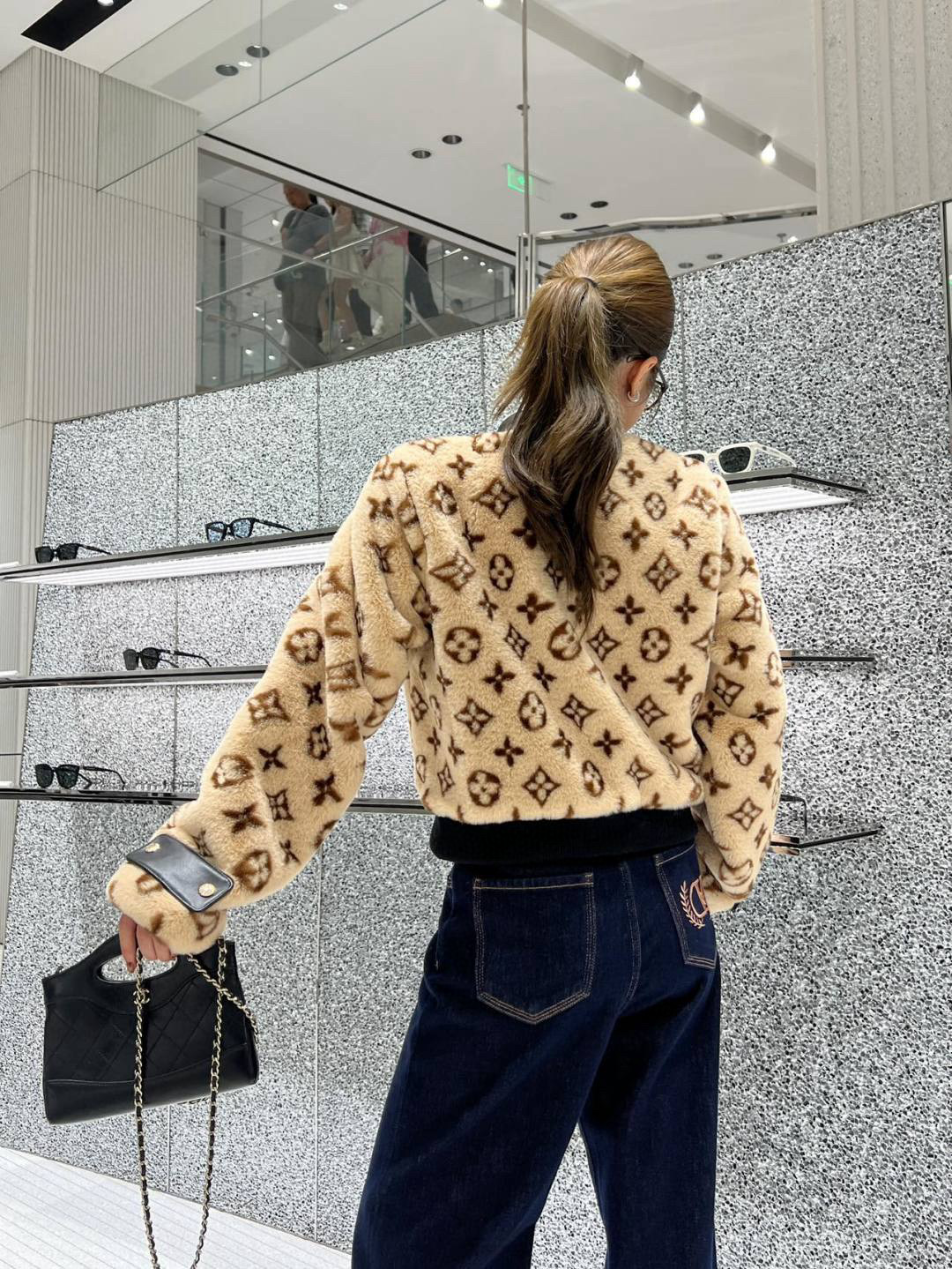 Louis Vuitton 2025FW Plush Jacket - Comfortable and Stylish Outerwear 9 i1759664452801 8170 0 8
