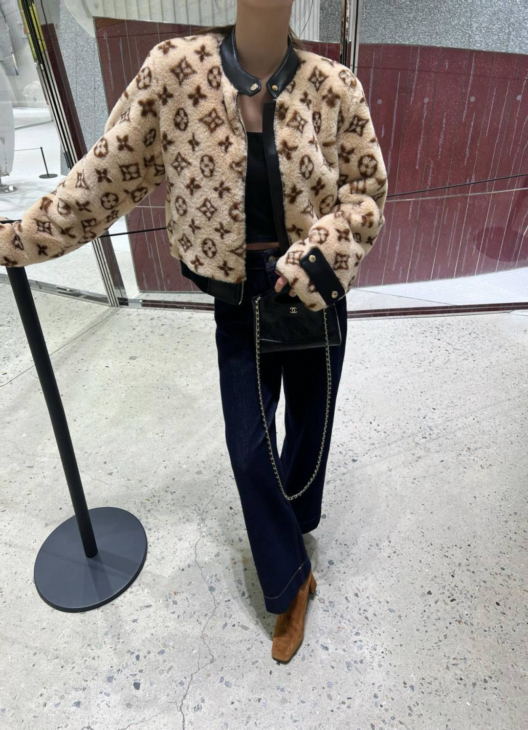 Louis Vuitton 2025FW Plush Jacket - Comfortable and Stylish Outerwear 7 i1759664457983 6954 0 6