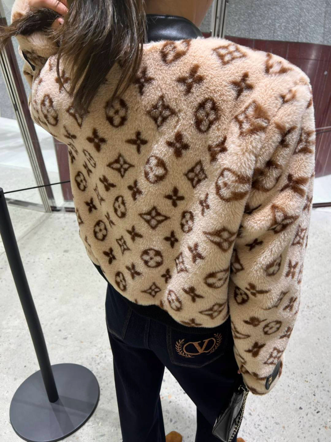 Louis Vuitton 2025FW Plush Jacket - Comfortable and Stylish Outerwear 8 i1759664457983 9349 0 7