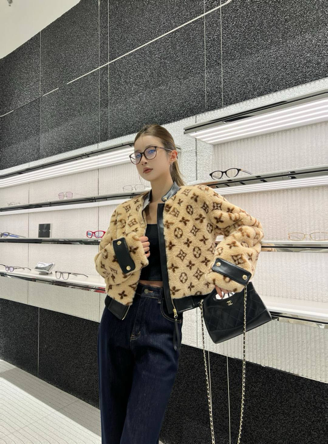 Louis Vuitton 2025FW Plush Jacket - Comfortable and Stylish Outerwear 6 i1759664457984 4460 0 5
