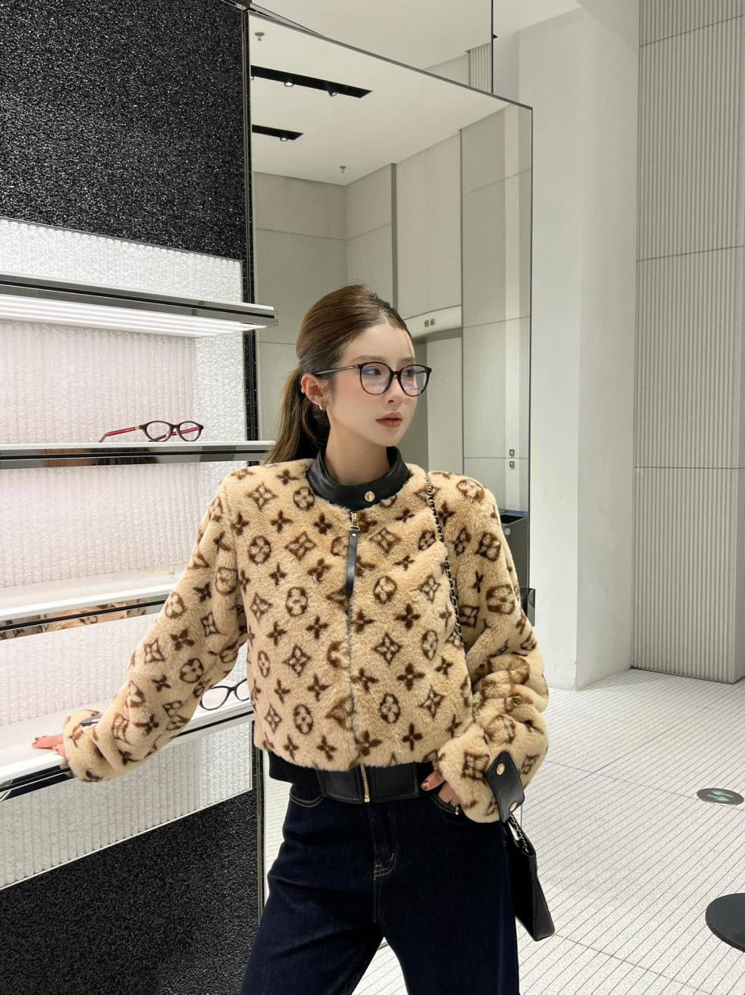 Louis Vuitton 2025FW Plush Jacket - Comfortable and Stylish Outerwear 2 i1759664457984 45 0 1