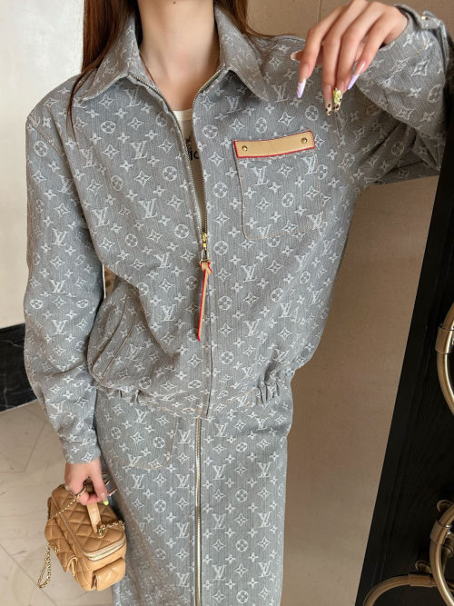 Louis Vuitton 2025FW Monogram Co-ord Set with Jacket and Skirt 2 Louis Vuitton 2025FW Monogram Co-ord Set with Jacket and Skirt