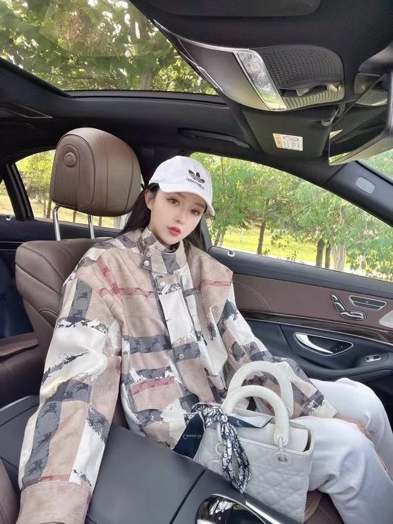 Burberry Cotton Blend Jacket with Drawstring Design - Spring/Summer Collection 3 i1760101621631 8403 0 2