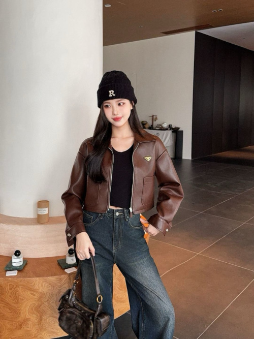 Prada 2025FW Women's Brown PU Leather Cropped Jacket - Chic & Stylish 1 Prada 2025FW Women's Brown PU Leather Cropped Jacket - Chic & Stylish