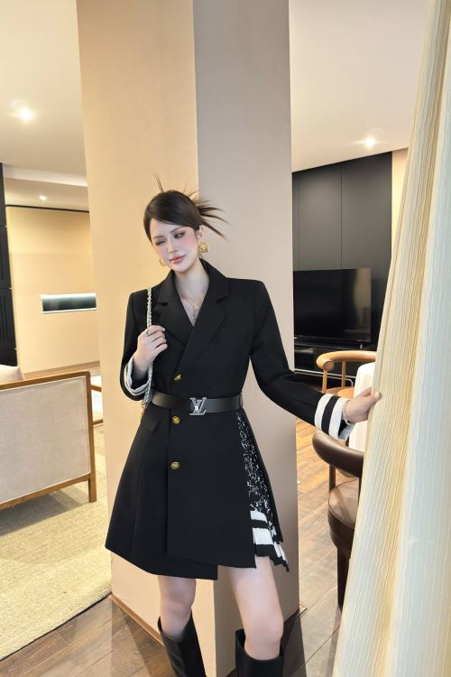 Louis Vuitton 2025FW Irregular Design Blazer Dress - Chic and Luxurious 1 Louis Vuitton 2025FW Irregular Design Blazer Dress - Chic and Luxurious