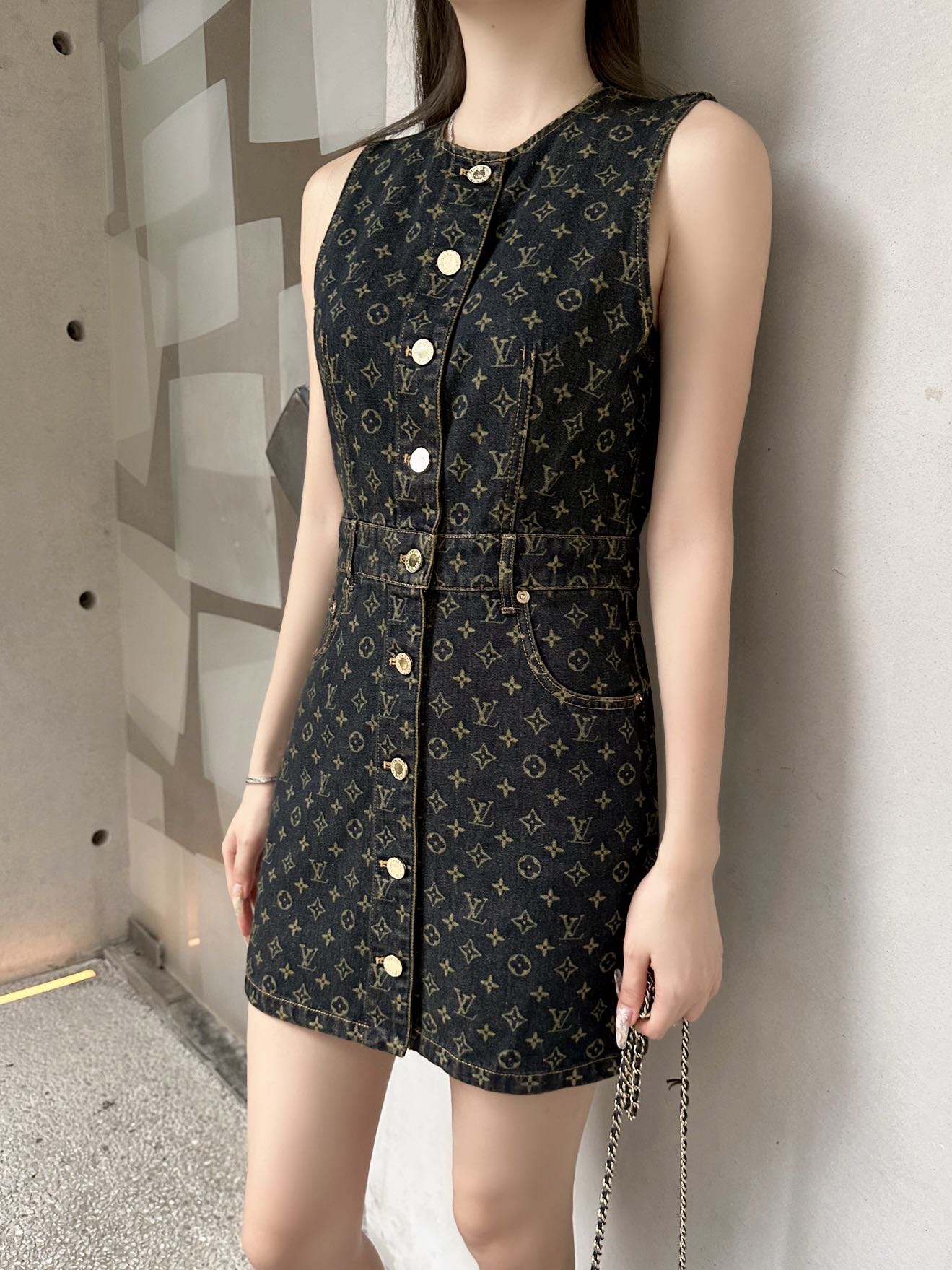 Louis Vuitton 2025FW Denim Mini Dress Chic Sleeveless Button-Down Design