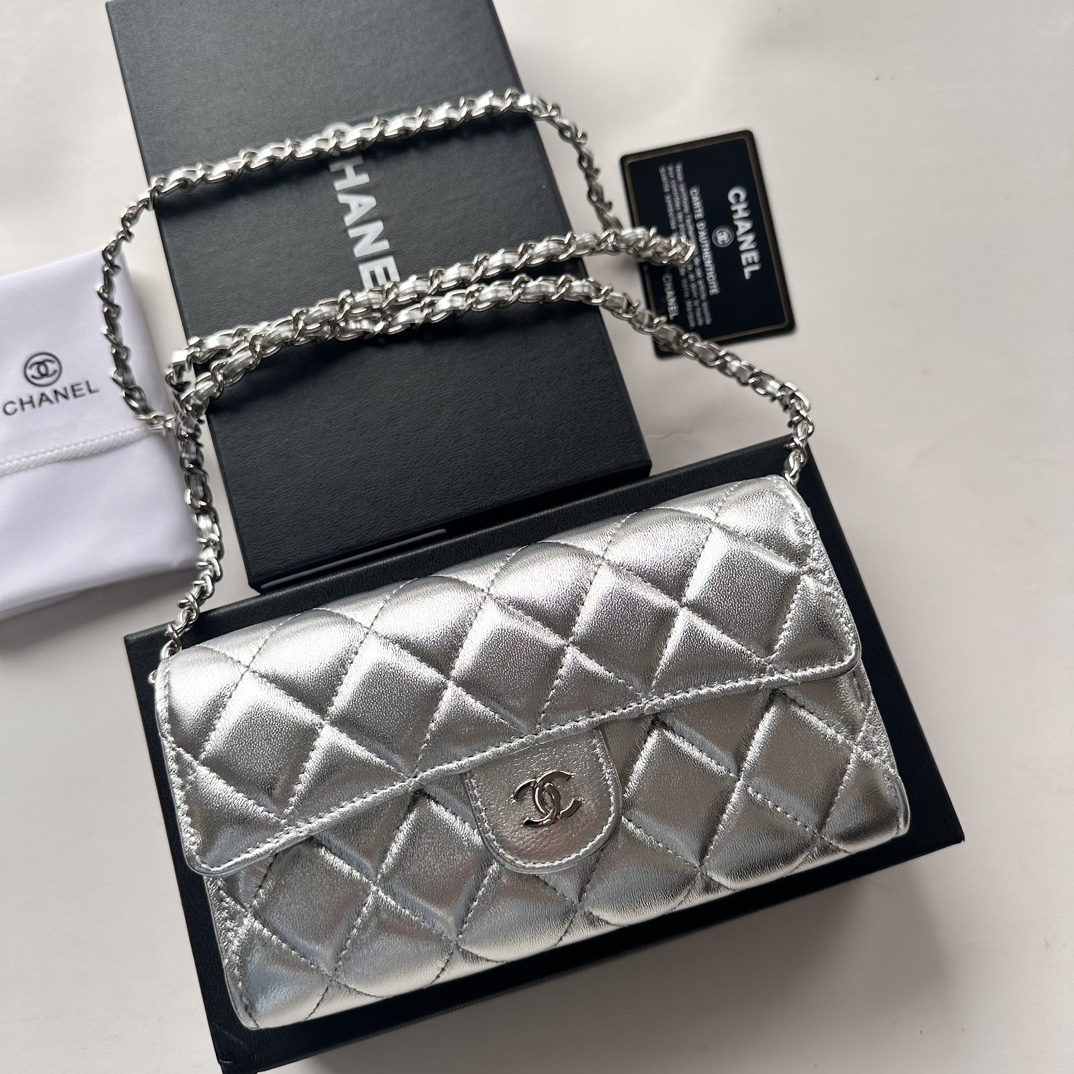 Chanel Crossbody & Shoulder Bags Silver Cowhide Fashion Chains A50076