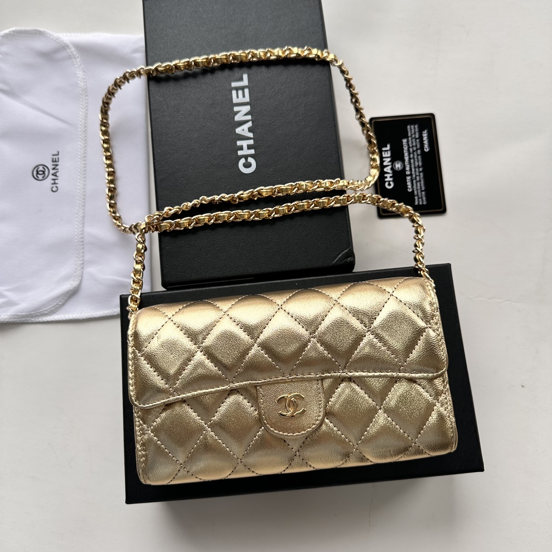 The Best
 Chanel Crossbody & Shoulder Bags Gold Cowhide Fashion Chains A50076