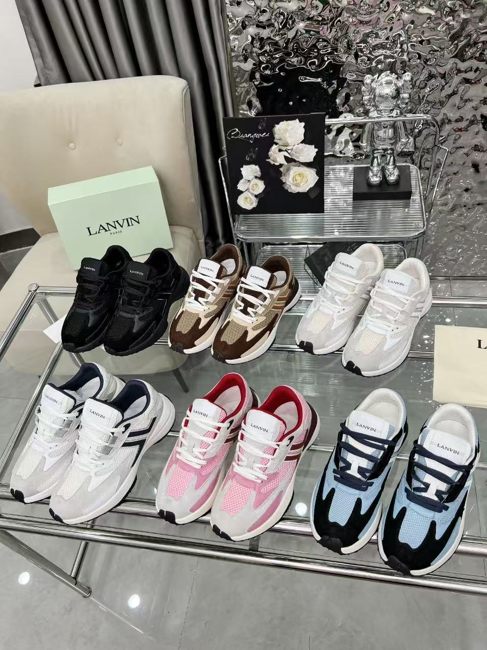 NO:345214,LANVIN's latest catwalk model is 6 colors in one go. It is a powerful stock. The latest four-season casual sneakers in autumn and winter. The CLAY series and official website are popular all over the world. The versatile couple is perfect for versatile, and major internet celebrities are also crazy about it. The original 1:1 mold production is made of imported cowhide + cow back velvet + fabric. The inner soft and breathable space layer. The original mold opening two-color rubber outsole. Number of 35-45',,sneakers,cowhide19860909LANVIN最新走秀款6色齐发 实力备货 秋冬季最新款四季休闲运动鞋,CLAY系列、官网一出热度火爆整个全球,百搭情侣百搭绝配,各大网红也疯狂上脚 原版1:1开模制作,面料采用进口牛皮+牛反绒+织物 内里柔软透气太空层,原版开模双色橡胶大底 码数 35-45',,sneakers,cowhide,Men's shoes