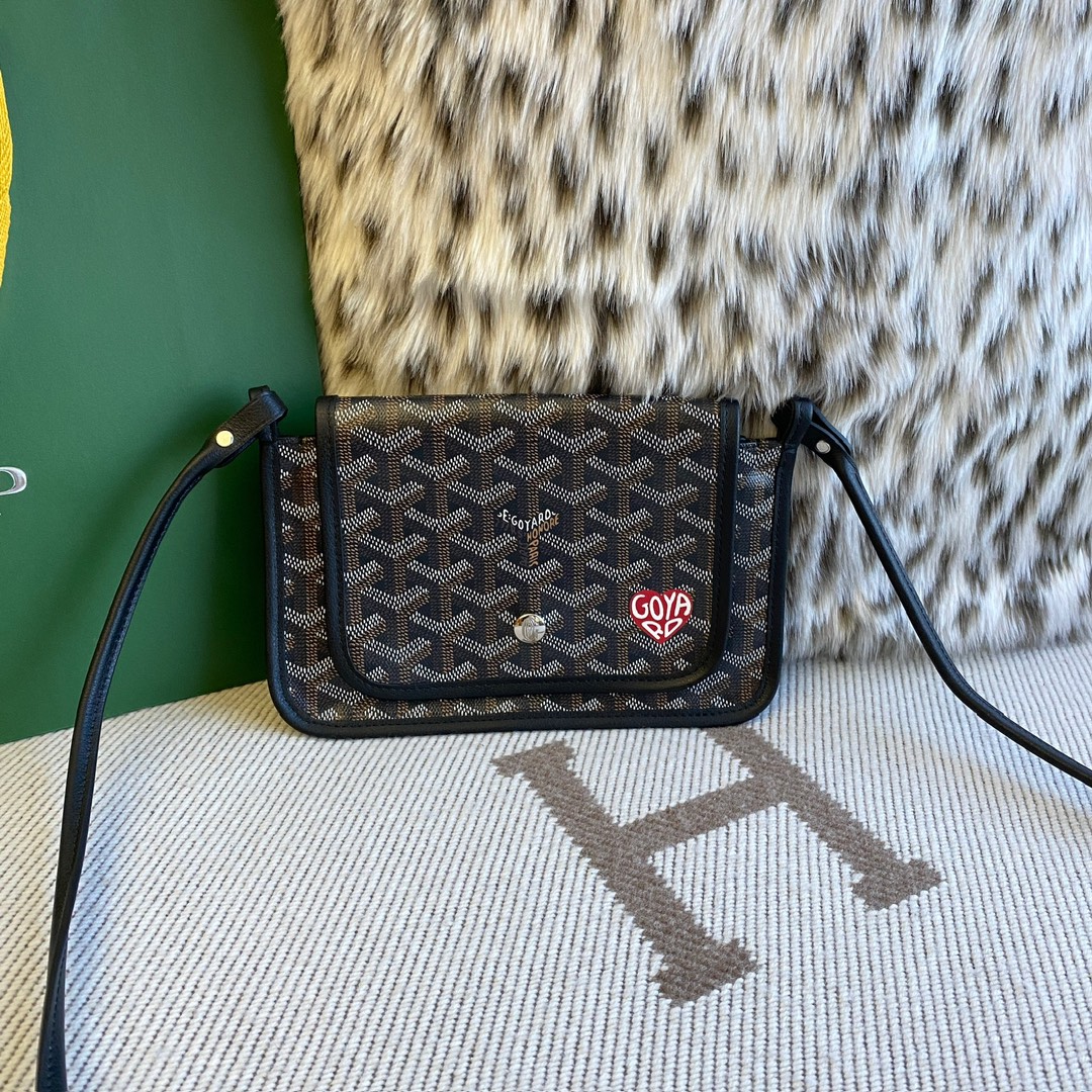 Goyard Crossbody & Shoulder Bags Messenger Bags Envelope