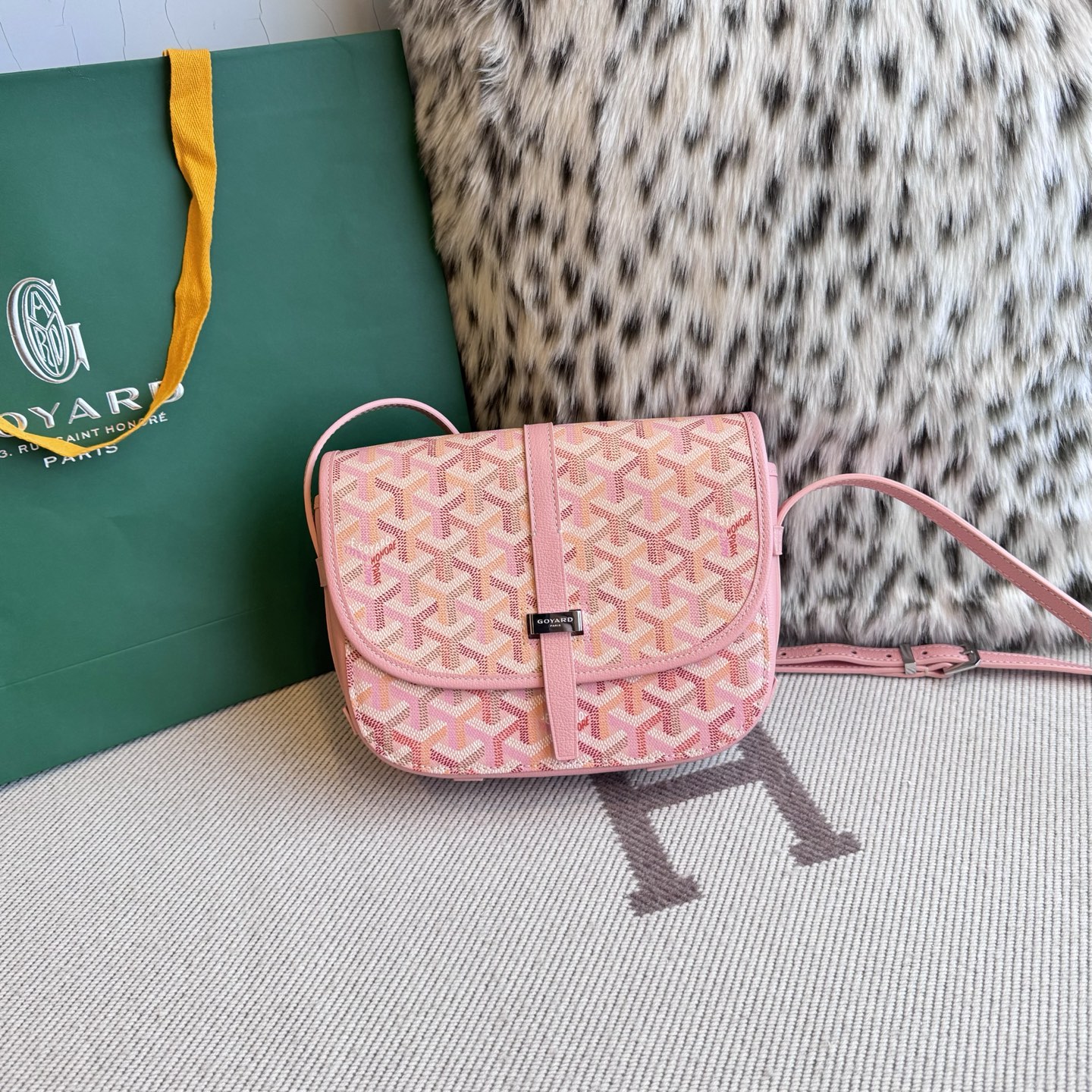 Sac besace Goyard à rabat avec bandoulière réglable