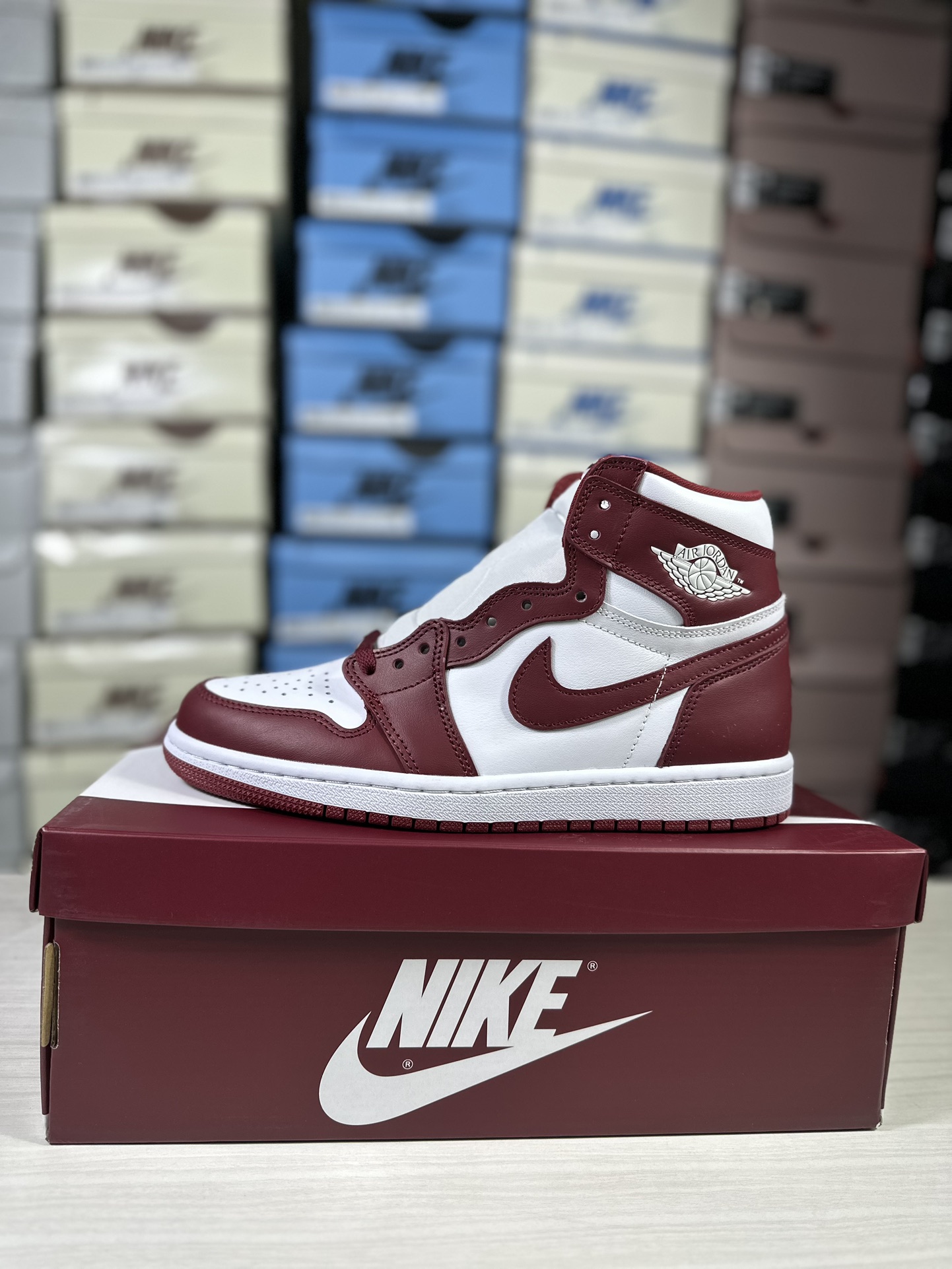 JordanAirJordan1HighOG舒适耐磨透气防滑高帮复古篮球鞋男款白红货号DZ5485-16