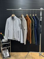 💰190.00 ARC'TERYX/Architecture Bird autumn and winter new outdoor couple knitted fleece stand collar cardigan jacket-color: black light gray dark orange dark green khaki-size: S M L XL 2XL 3XL - Seamless pressing of rough fabric composite fleece cloth , breathable and warm, comfortable and skin-friendly! All auxiliary materials are customized ykk zippers, the workmanship and neat wiring are uniform and neat, and the quality is perfect! The pocket adopts seamless glue pressing process, simple and not monotonous! The inner fleece splicing mesh is comfortable, warm, refreshing and elastic. It can be worn outside in spring and autumn, and can be worn inside in winter! Same style for men and women, available in six colors! - Full of sportiness! The zipper pocket on the arm is also the iconic rubber-pressed pocket in this series. The large body seam uses hidden needles. The cuffs and hem use double car lines on the outside. The inner fish bone needle is reinforced very meticulously and meticulously, and it is firm and firm to wear. It is not easy to open the line and disconnect the line after a long time. Fitness, running, playing ball, outdoor mountaineering, hiking, cycling and other daily leisure, city commuting is your best choice! - Can meet various needs! It is perfect and versatile in daily sports and leisure! High-end and atmospheric! No matter how gorgeous the language is, it cannot be expressed in love~------------------------------------------------------------------------------------------------------------------------------------------------------------------------------------------------------------------------------------------------ : Bust 108 shoulder width 46 Clothes length 68L: Bust 112 shoulder width 48 Clothes length 70XL: Bust 116 shoulder width 50 Clothes length 722XL: Bust 120 shoulder width 52 Clothes length 743XL: Bust 124 shoulder width 54 Clothes length 76 Weight: 80 jin- 100 catties recommended wearing S 100 catties - 120 catties recommended wearing M 120 catties - 140 catties recommended wearing L 140 catties - 155 catties recommended wearing XL 155 catties - 170 catties recommended wearing 2XL 170 catties - 190 catties recommended wearing 3XL Warm reminder: All sizes It is normal to have an error of about 1-2CM for manual measurement. 1 💰190.00 ARC’TERYX/Architecture Bird autumn and winter new outdoor couple knitted fleece stand collar cardigan jacket-color: black light gray dark orange dark green khaki-size: S M L XL 2XL 3XL – Seamless pressing of rough fabric composite fleece cloth , breathable and warm, comfortable and skin-friendly! All auxiliary materials are customized ykk zippers, the workmanship and neat wiring are uniform and neat, and the quality is perfect! The pocket adopts seamless glue pressing process, simple and not monotonous! The inner fleece splicing mesh is comfortable, warm, refreshing and elastic. It can be worn outside in spring and autumn, and can be worn inside in winter! Same style for men and women, available in six colors! – Full of sportiness! The zipper pocket on the arm is also the iconic rubber-pressed pocket in this series. The large body seam uses hidden needles. The cuffs and hem use double car lines on the outside. The inner fish bone needle is reinforced very meticulously and meticulously, and it is firm and firm to wear. It is not easy to open the line and disconnect the line after a long time. Fitness, running, playing ball, outdoor mountaineering, hiking, cycling and other daily leisure, city commuting is your best choice! – Can meet various needs! It is perfect and versatile in daily sports and leisure! High-end and atmospheric! No matter how gorgeous the language is, it cannot be expressed in love~———————————————————————————————————————————————————————————————————————————————— : Bust 108 shoulder width 46 Clothes length 68L: Bust 112 shoulder width 48 Clothes length 70XL: Bust 116 shoulder width 50 Clothes length 722XL: Bust 120 shoulder width 52 Clothes length 743XL: Bust 124 shoulder width 54 Clothes length 76 Weight: 80 jin- 100 catties recommended wearing S 100 catties – 120 catties recommended wearing M 120 catties – 140 catties recommended wearing L 140 catties – 155 catties recommended wearing XL 155 catties – 170 catties recommended wearing 2XL 170 catties – 190 catties recommended wearing 3XL Warm reminder: All sizes It is normal to have an error of about 1-2CM for manual measurement.