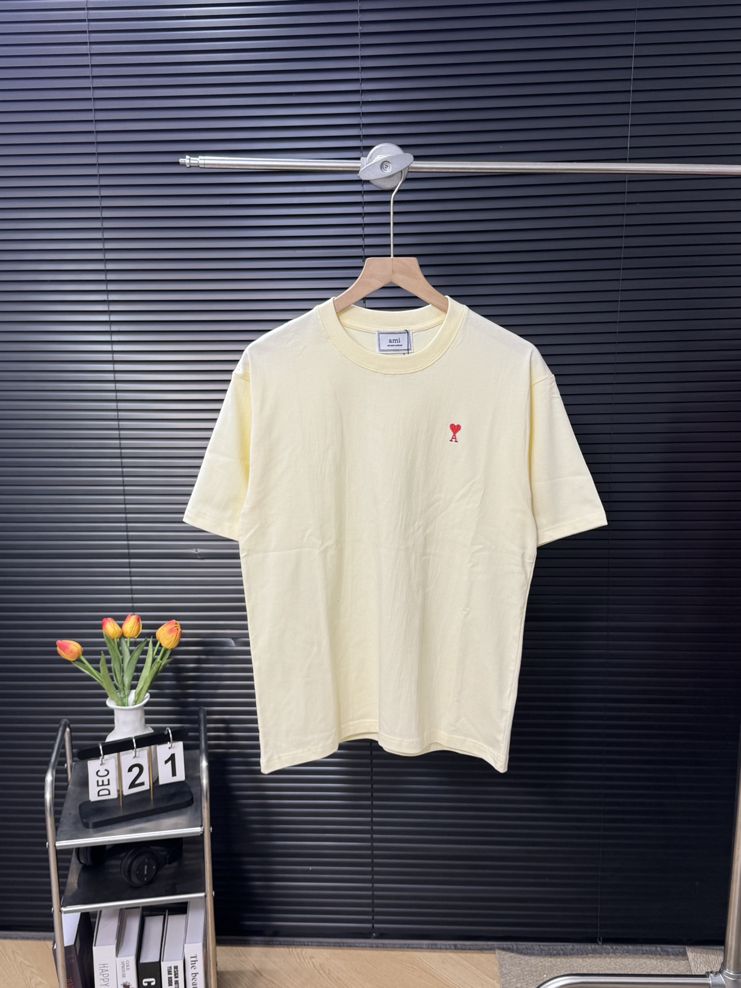 Alternative view of T-Shirt 08157