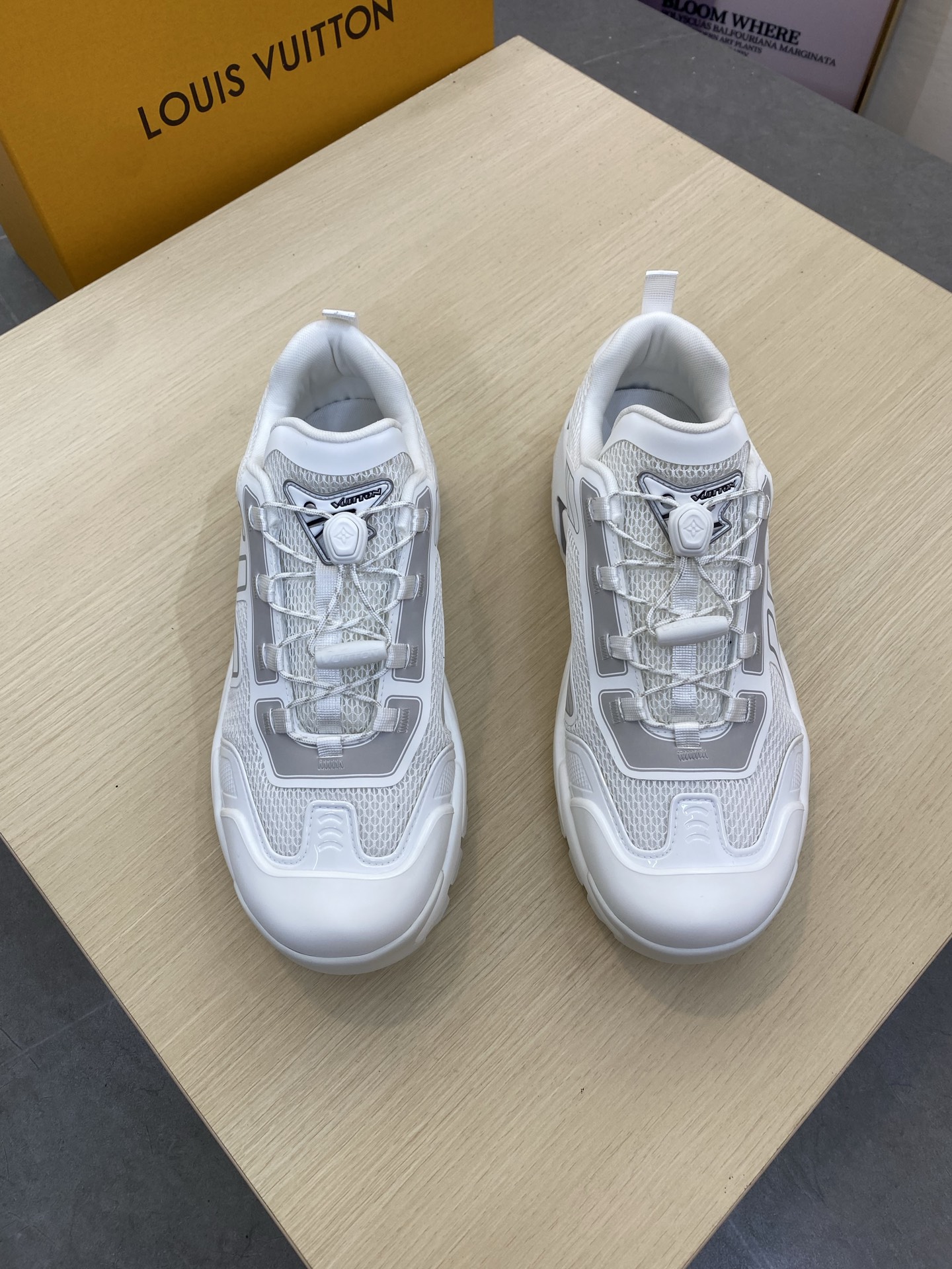 NO:272682,.【LOUIS VUITTON) (Original) New LV Louis Vuitton *--Top version LV latest trendy shoes!  Use imported original cowhide with water-dyed cowhide inner lining. Original TPU wear-resistant rubber outsole!  High-quality quality!  2 colors available, code count 39-44 (38 45 customized), louis vuitton,louis vuitton,louis vuitton,cowhide19860909.【LOUIS VUITTON）（原单）新款LV路易威登 *——顶级版本 LV最新款潮鞋！选用进口原版牛皮 水染牛皮内里.原版TPU耐磨橡胶大底！高品质精品！2款颜色可选,码数39-44 (38 45定做),,louis vuitton,louis vuitton,louis vuitton,cowhide,Men's shoes