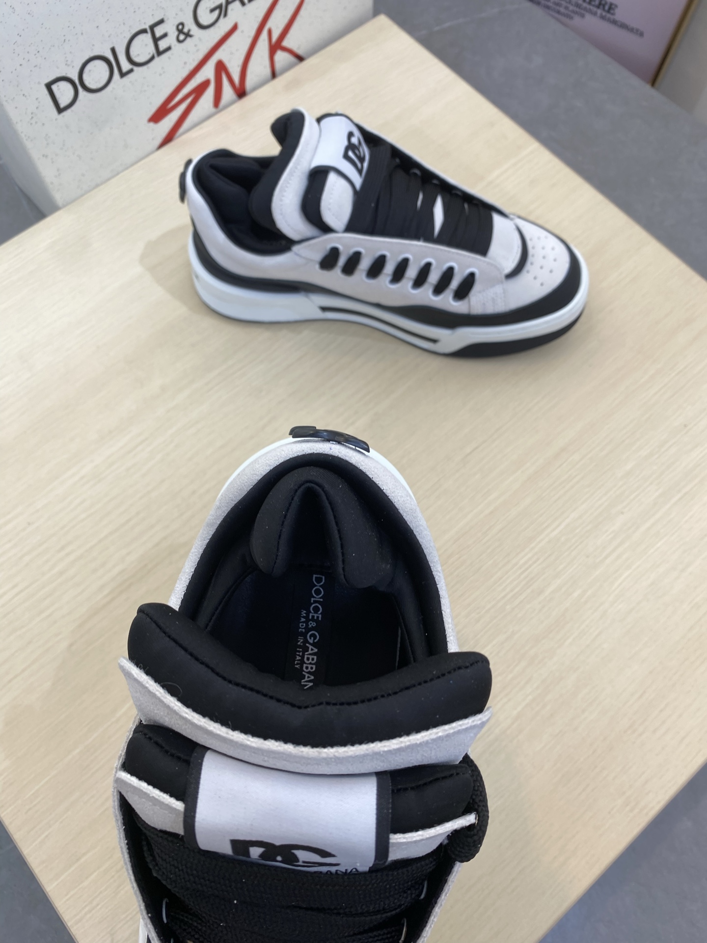 Dolce & Gabbana Men's Leather Sneakers - Premium Comfort, Stylish Design 5 i1745339816143 7712 0 3