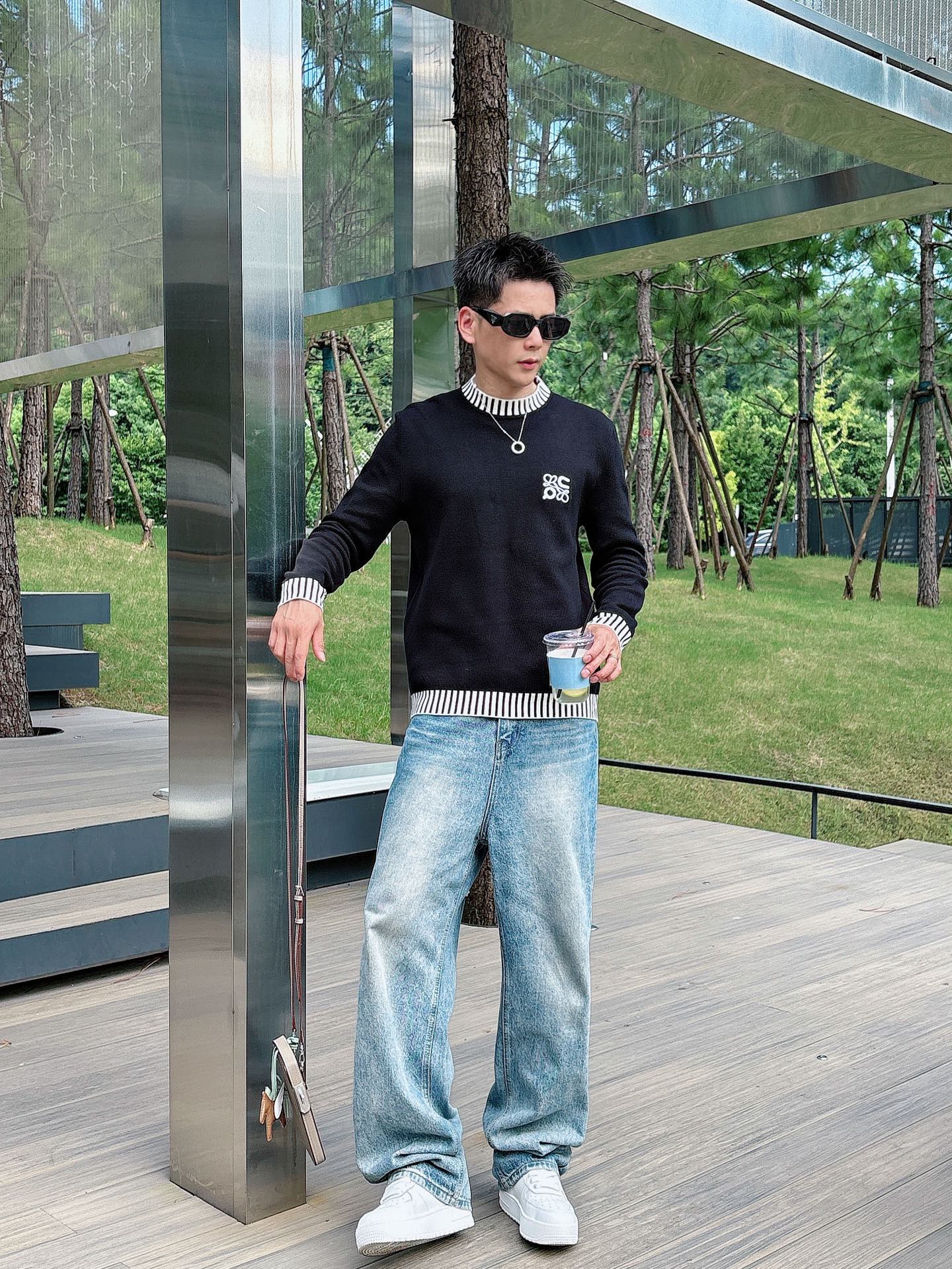 NO:509183,LOEW* fitting style M-XXXL 2025 autumn and winter classic neckline color-blocking cardigan, round neck embroidered exquisite craftsmanship counter fabric, top-level elements fusion, classic short-sleeved 3-standard, trendy men's fashion, whether it is the comfort of the upper body or the incomparable existence, loewe, T-shirt, alexander wang19860909LOEW*合身版型M-XXXL 2025秋冬经典款领口拼色羊毛衫,圆领绣花精致工艺专柜面料,顶级元素融合打造,经典短袖3标齐全,潮男时尚,无论是上身舒适度还是都是无可比拟的存在,,loewe,T-shirt,alexander wang,Men's clothing