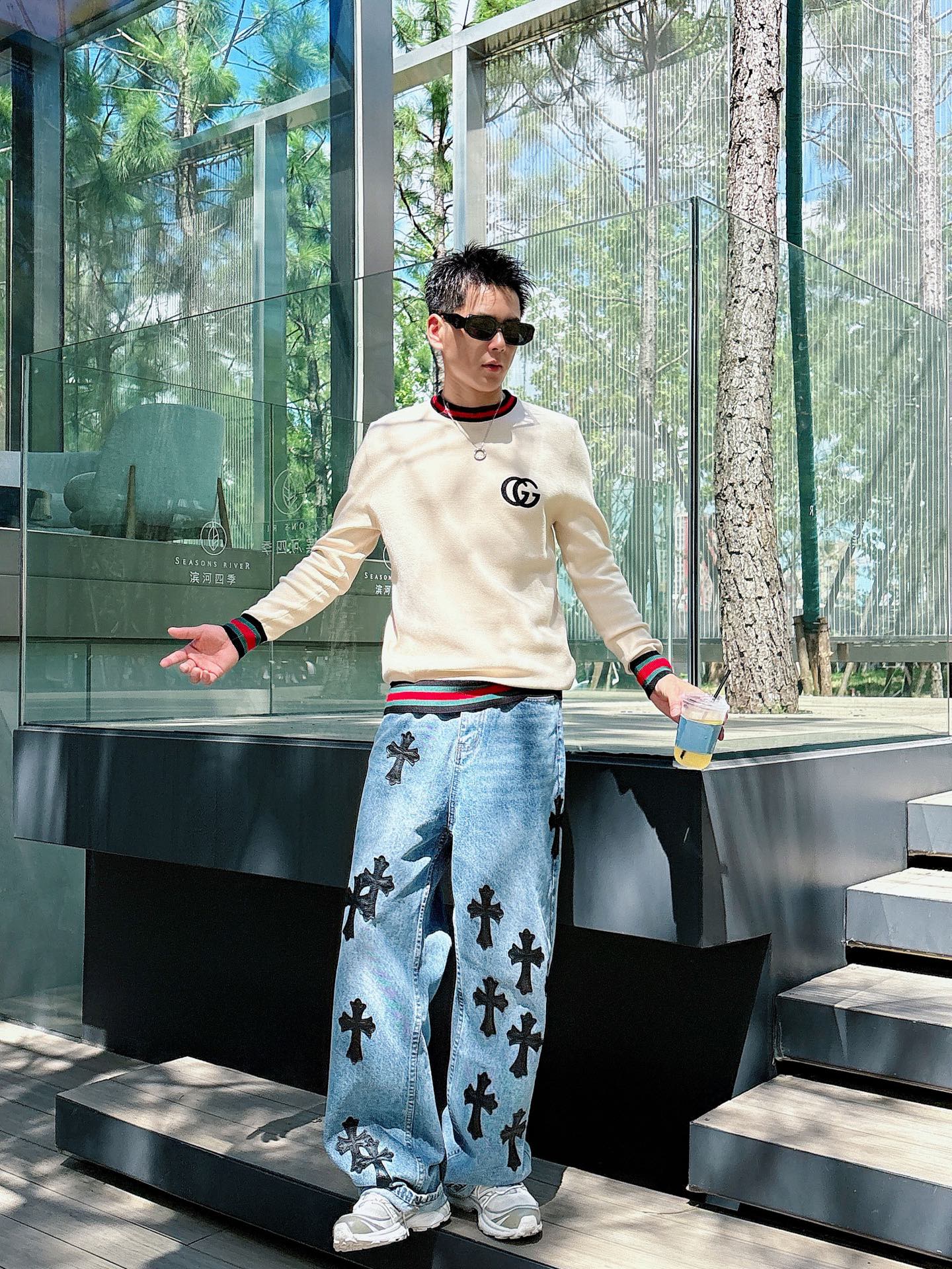 NO:509186,Gucc* fit style M-XXXL The latest and most top red and green neck jacquard splicing double G letter embroidered round neck sweater, the top quality counter original single pullover, the top production process imported fabric, the unique design of the counter model, using imported high-end custom imported silk thread with first-class feel!  Official website for sale!  ,gucci,alexander wang19860909Gucc*合身版型M-XXXL 最新最顶级红绿领口提花拼接款双G字母绣花圆领羊毛衫,最顶级的品质专柜原单套头衫,顶级制作工艺进口面料,专柜款独特设计,采用进口高端订制进口丝线手感一流！官网在售！,,gucci,alexander wang,Men's clothing