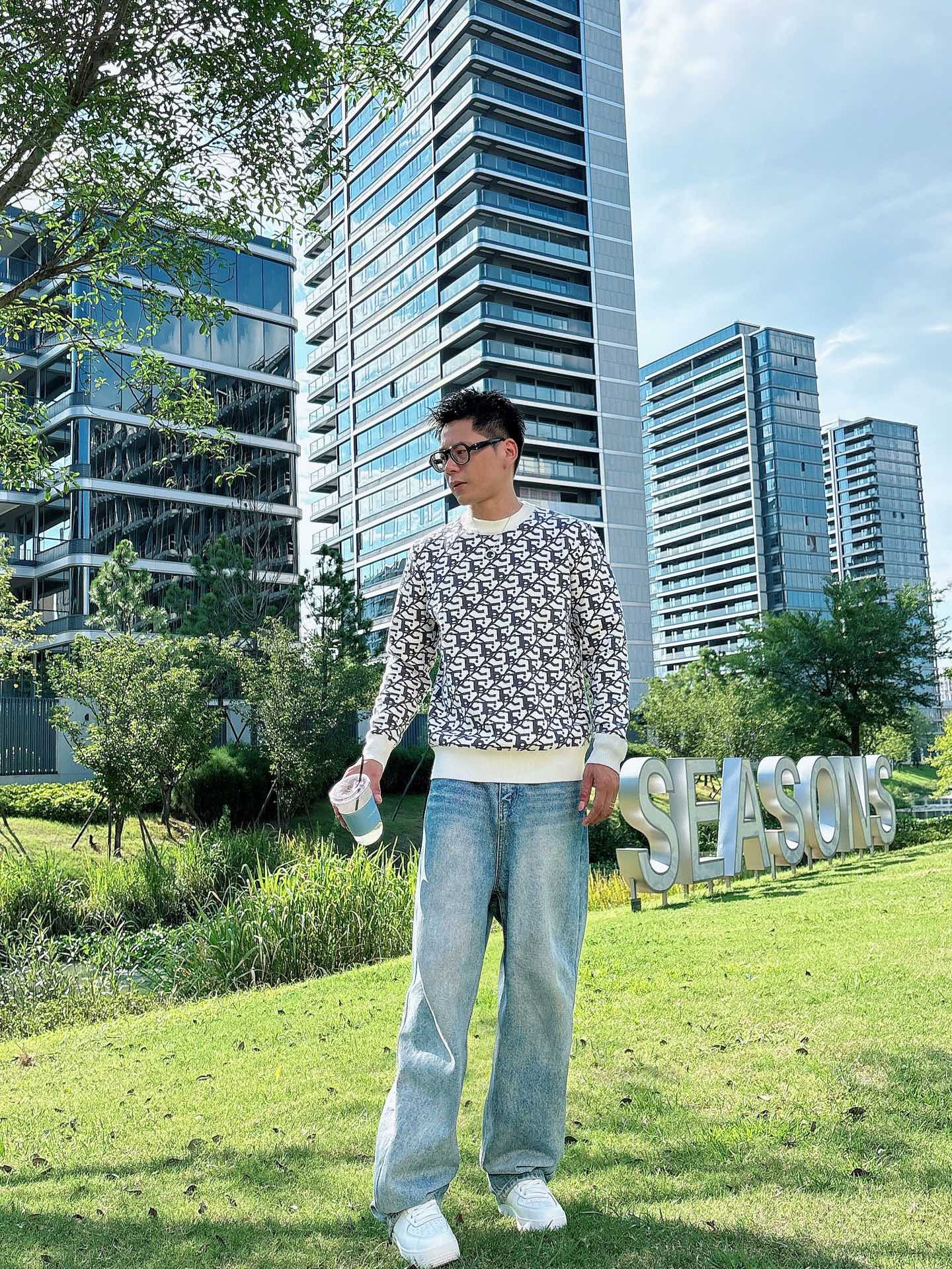 NO:509201,Dir* fit style M-XXXL The latest and most top multi-color jacquard ewe wool sweater, exquisite color combination with new trendy pullovers, the top quality counter is on sale, top production crafts imported fabrics, unique design of the counter, using imported high-end custom imported silk thread with first-class feel!  Official website for sale, alexander wang19860909Dir*合身版型M-XXXL 最新最顶级多色提花字母羊毛针织衫,精致配色融合新款潮套头衫,最顶级的品质专柜在售,顶级制作工艺进口面料,专柜款独特设计,采用进口高端订制进口丝线手感一流！官网在售,,alexander wang,Men's clothing