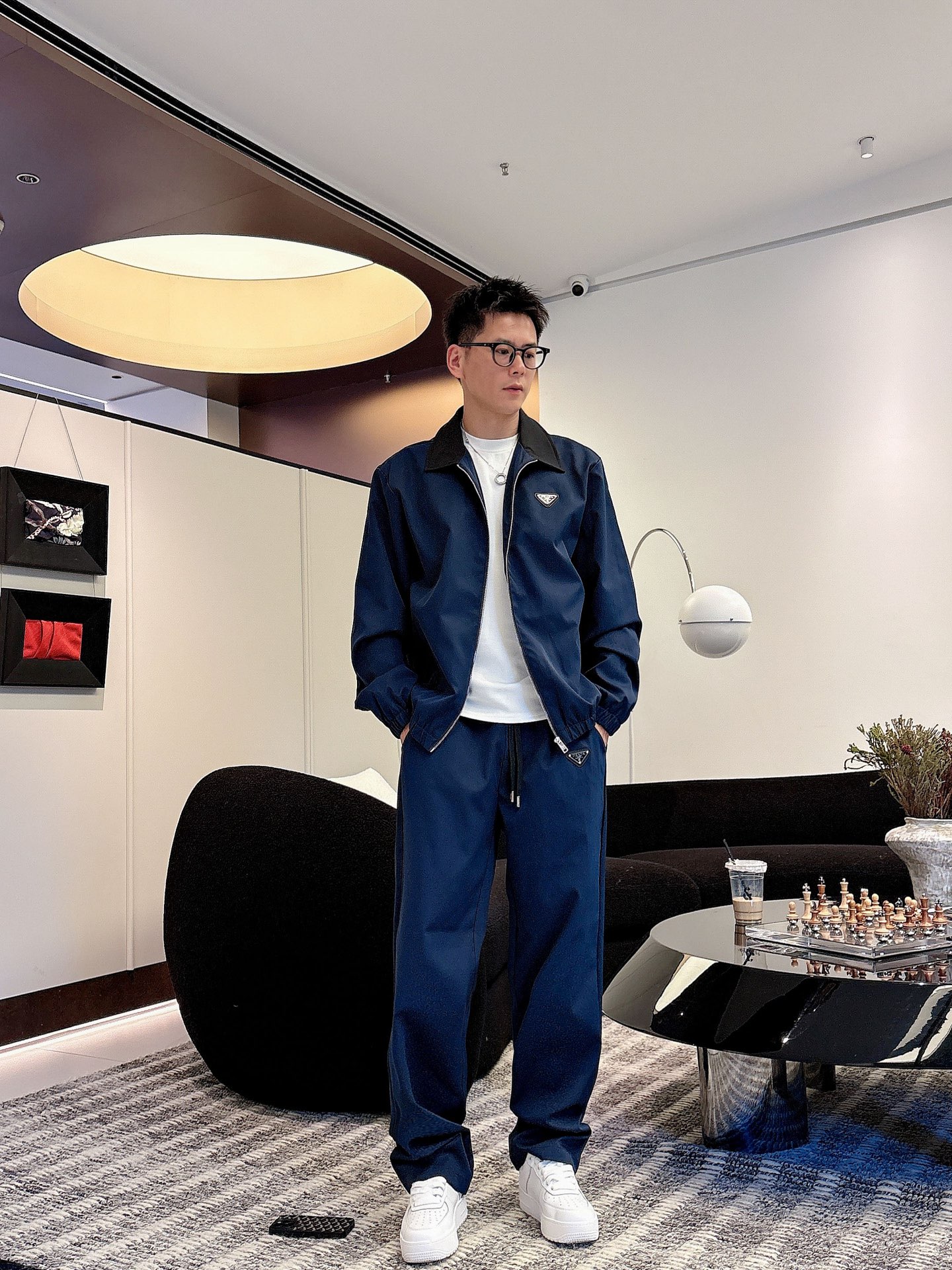 NO:521680,Prada* casual set style 2025 autumn and winter style top imported private goods, high-end splicing set, customized hardware to create multi-zipper multi-pocket design set, the counter style is fashionable and luxurious, the quality is unquestionable, the upper body effect is excellent, the same style on the luxury official website, style counter size M-3XL,,prada,prada,alexander wang19860909普拉达 Prada*休闲套装版型 2025秋冬款顶级进口私货,高端拼接套装,定制五金打造多拉链多口袋设计套装,专柜款时尚不失奢华 品质毋庸置疑 上身效果超赞,奢华官网同款 款式专柜尺码M-3XL,,prada,prada,alexander wang,Men's clothing