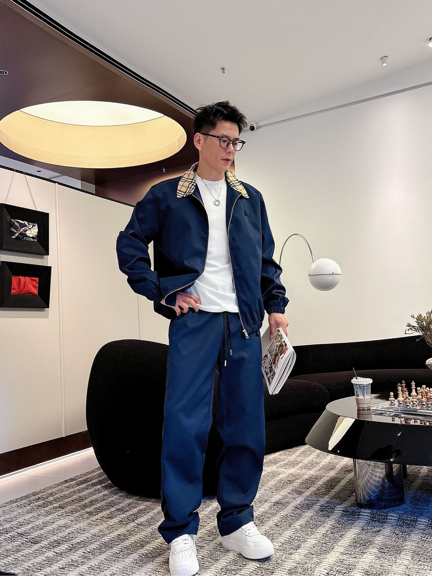 NO:521662,Burberry BBR* casual set style 2025 autumn and winter style top imported private goods, high-end splicing set, customized hardware to create multi-zipper multi-pocket design set, the counter style is fashionable and luxurious, the quality is unquestionable, the upper body effect is excellent, the same style on the luxury official website, style counter size M-3XL, burberry, alexander wang19860909巴宝莉 BBR*休闲套装版型 2025秋冬款顶级进口私货,高端拼接套装,定制五金打造多拉链多口袋设计套装,专柜款时尚不失奢华 品质毋庸置疑 上身效果超赞,奢华官网同款 款式专柜尺码M-3XL,,burberry,alexander wang,Men's clothing