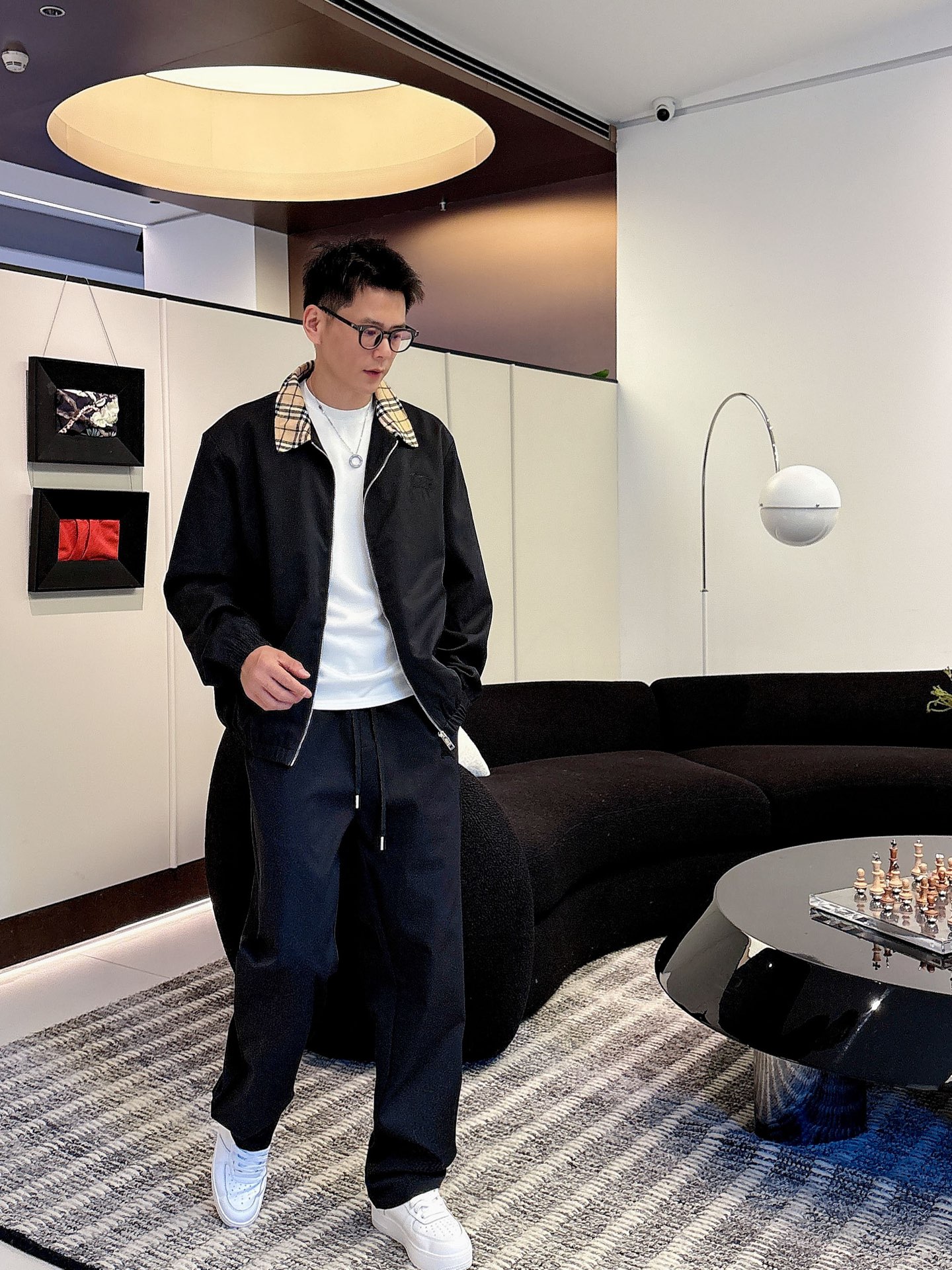 NO:572370,Burberry BBR* casual suit version 2025 autumn and winter top imported private goods, high-end splicing suit, customized hardware to create a multi-zipper and multi-pocket design suit, the counter model is fashionable yet luxurious, the quality is unquestionable, the upper body effect is great, the same style on the luxury official website, style counter size M-3XL,, burberry, alexander wang19860909巴宝莉 BBR*休闲套装版型 2025秋冬款顶级进口私货,高端拼接套装,定制五金打造多拉链多口袋设计套装,专柜款时尚不失奢华 品质毋庸置疑 上身效果超赞,奢华官网同款 款式专柜尺码M-3XL,,burberry,alexander wang,Men's clothing