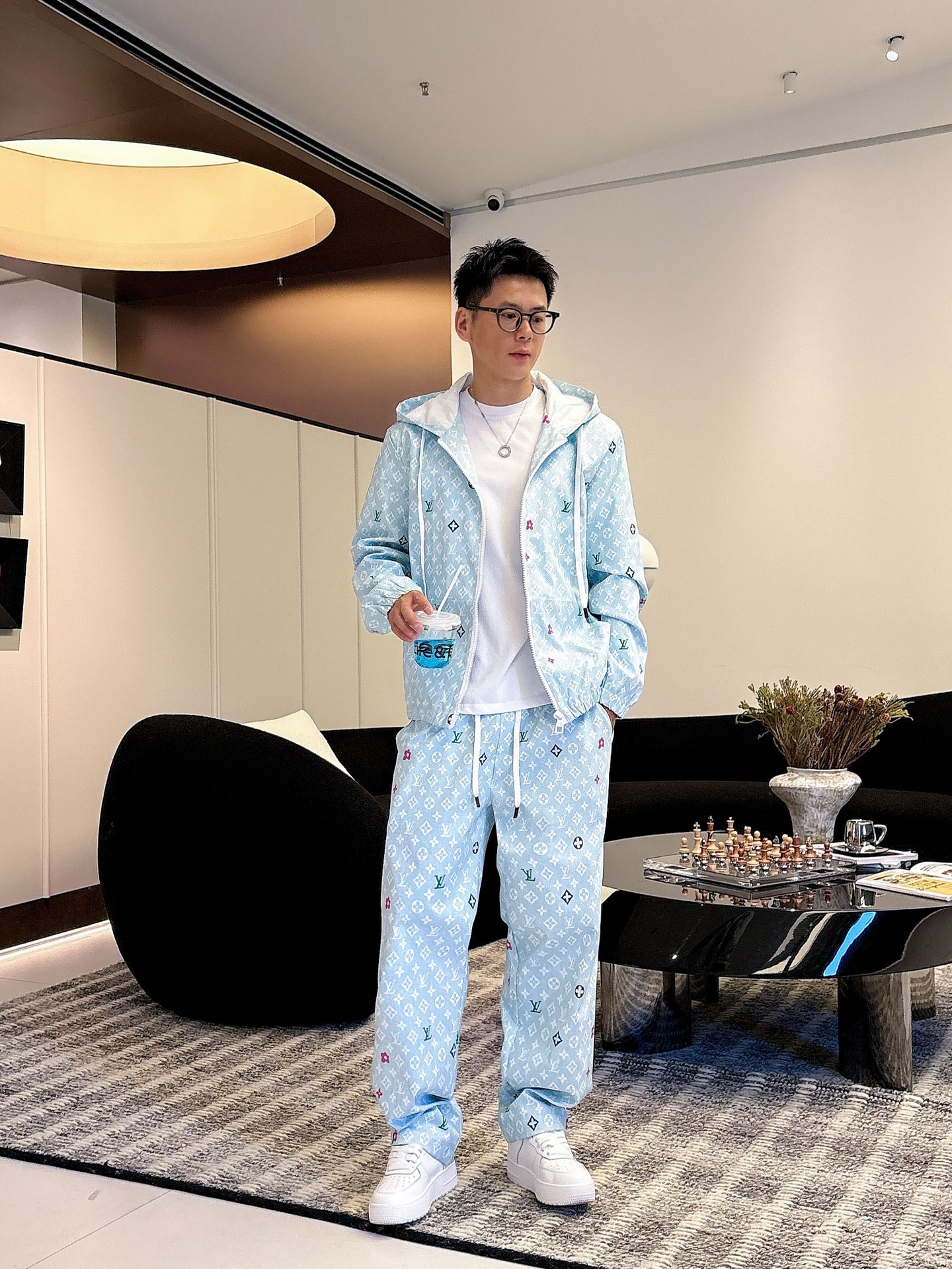 NO:521670,LV Donkey* Casual Set Style 2025 Fall and Winter Style Top Imported Private Products, High-end Splicing Hood Set Customized Hardware Creates Multi-zipper Multi-Pocket Design Set, The counter style is fashionable and luxurious, the quality is unquestionable, the upper body effect is excellent, the same style on the luxury official website. Style counter size M-3XL,,louis vuitton,louis vuitton,louis vuitton,hats,alexander wang19860909LV 驴家*休闲套装版型 2025秋冬款顶级进口私货,高端拼接连帽套装定制五金打造多拉链多口袋设计套装,专柜款时尚不失奢华 品质毋庸置疑 上身效果超赞,奢华官网同款 款式专柜尺码M-3XL,,louis vuitton,louis vuitton,louis vuitton,hats,alexander wang,Men's clothing