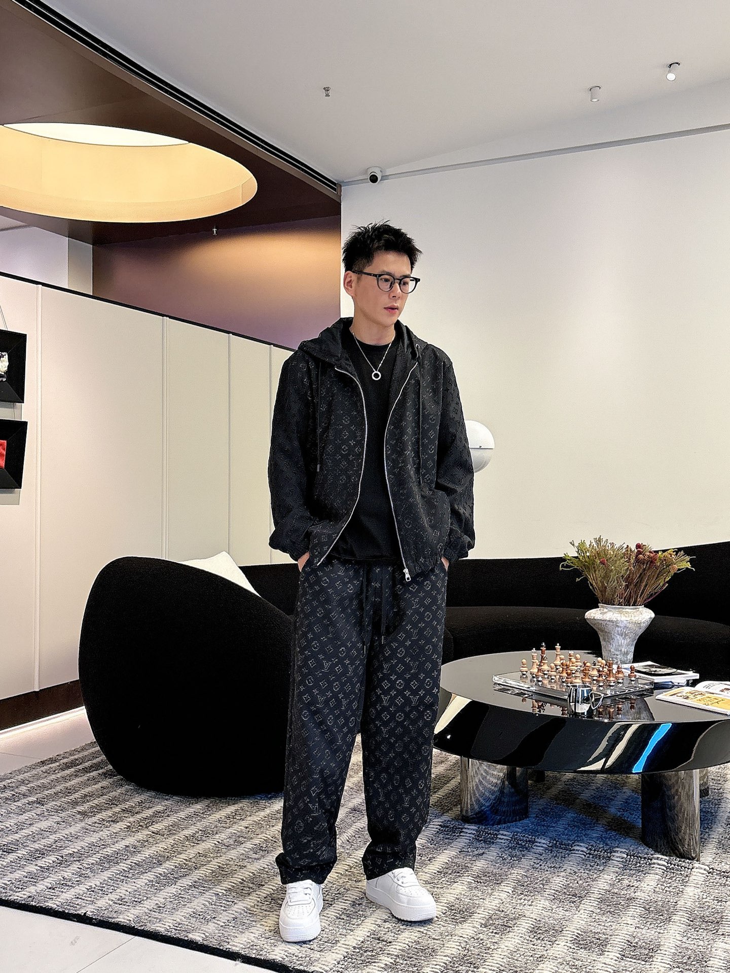 NO:572357,LV Lujia* casual suit version 2025 autumn and winter top imported private goods, high-end spliced ​​hooded suit with customized hardware to create a multi-zipper and multi-pocket design suit, the counter version is fashionable yet luxurious. The quality is unquestionable. The upper body effect is great, the same style as the luxury official website. Style counter size M-3XL, louis vuitton, louis vuitton, louis vuitton, hats, alexander wang19860909LV 驴家*休闲套装版型 2025秋冬款顶级进口私货,高端拼接连帽套装定制五金打造多拉链多口袋设计套装,专柜款时尚不失奢华 品质毋庸置疑 上身效果超赞,奢华官网同款 款式专柜尺码M-3XL,,louis vuitton,louis vuitton,louis vuitton,hats,alexander wang,Men's clothing