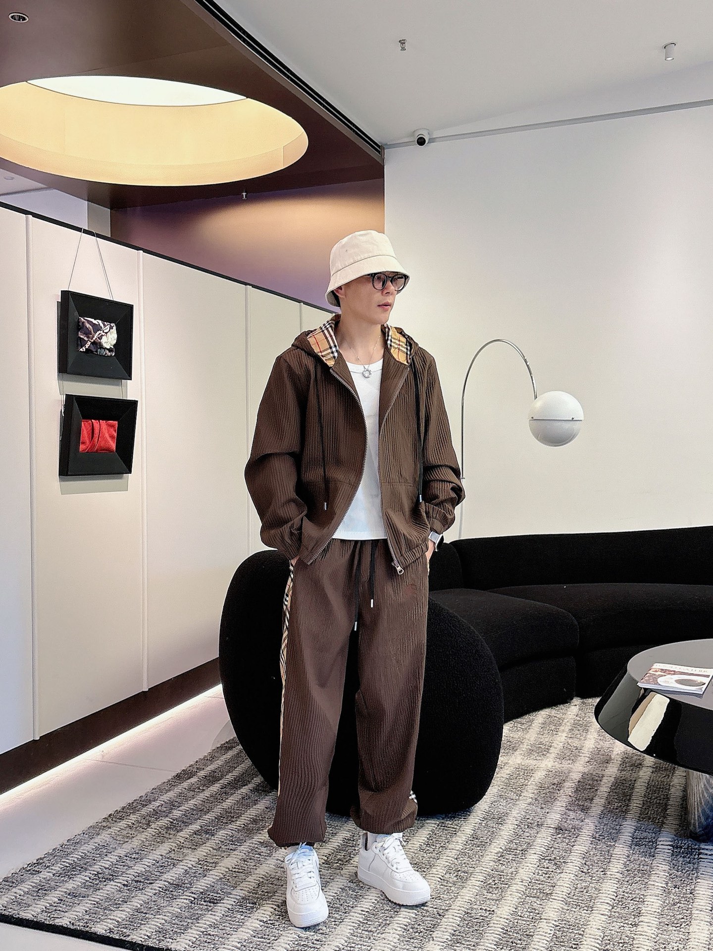 NO:521666,Burberry BBR* casual set style 2025 autumn and winter style top imported private goods, high-end splicing hooded set custom hardware to create multi-zipper multi-pocket design set, the counter style is fashionable and luxurious, the quality is unquestionable, the upper body effect is excellent, the same style on the luxury official website, style counter size M-3XL,,burberry,hats,alexander wang19860909巴宝莉 BBR*休闲套装版型 2025秋冬款顶级进口私货,高端拼接连帽套装定制五金打造多拉链多口袋设计套装,专柜款时尚不失奢华 品质毋庸置疑 上身效果超赞,奢华官网同款 款式专柜尺码M-3XL,,burberry,hats,alexander wang,Men's clothing